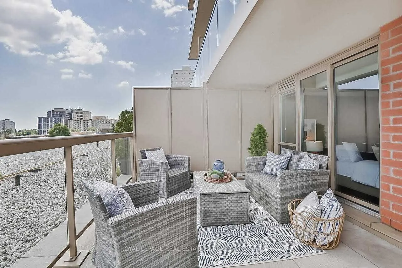 900 Mt Pleasant Road, #707
