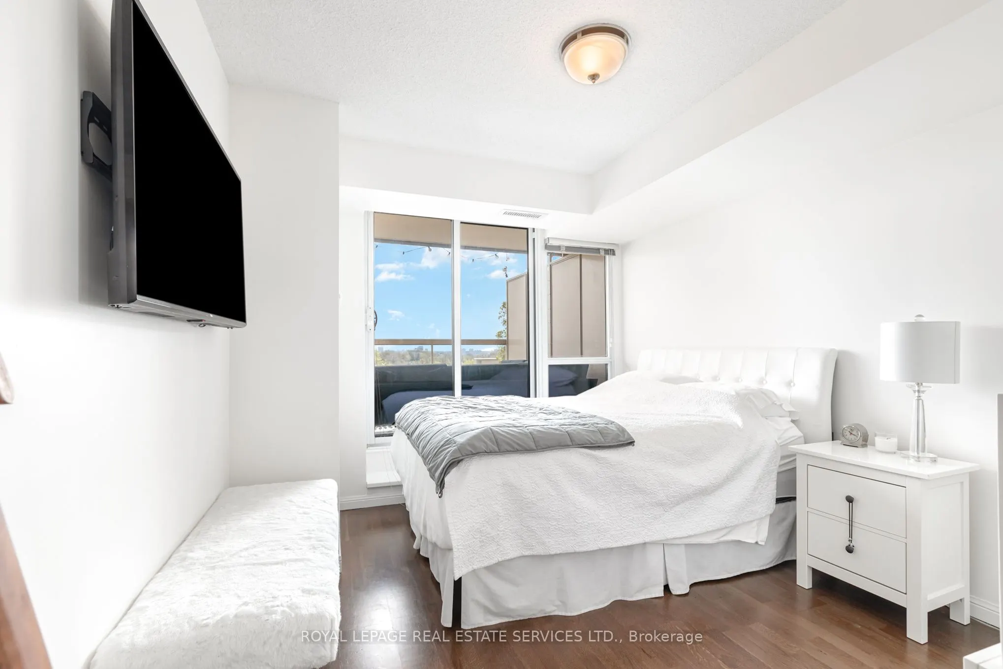 900 Mt Pleasant Road, #707