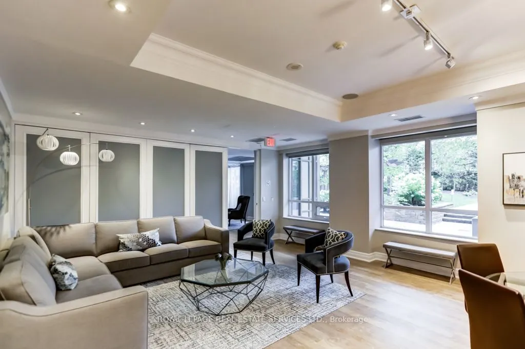 900 Mt Pleasant Road, #707