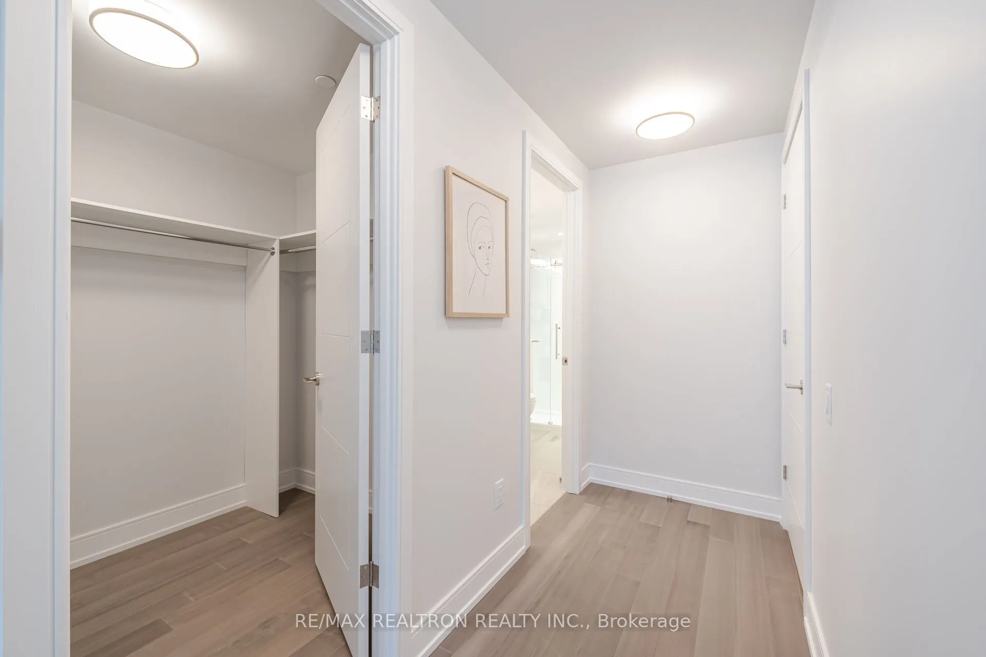 664 Spadina Avenue, #403