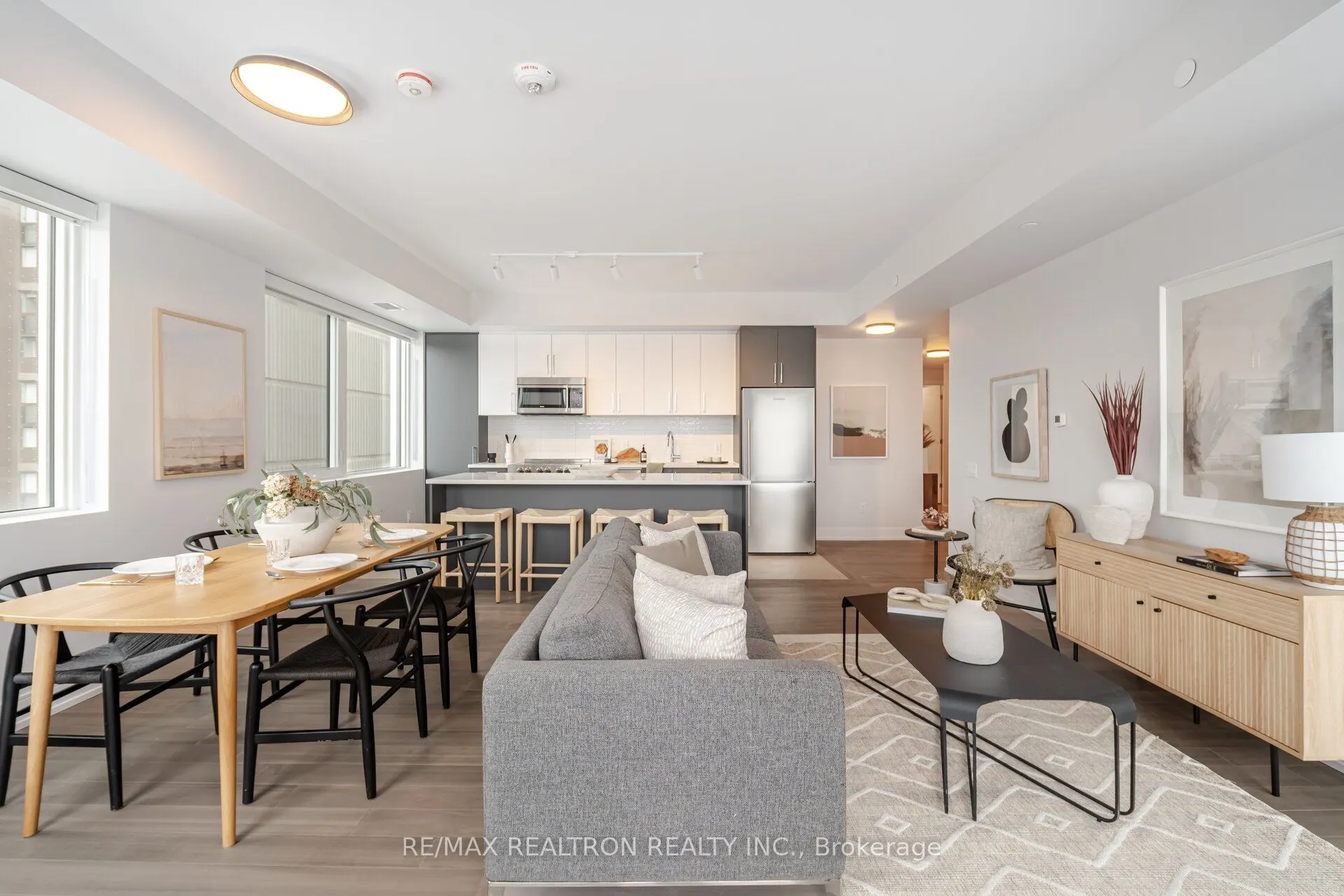 664 Spadina Avenue, #403