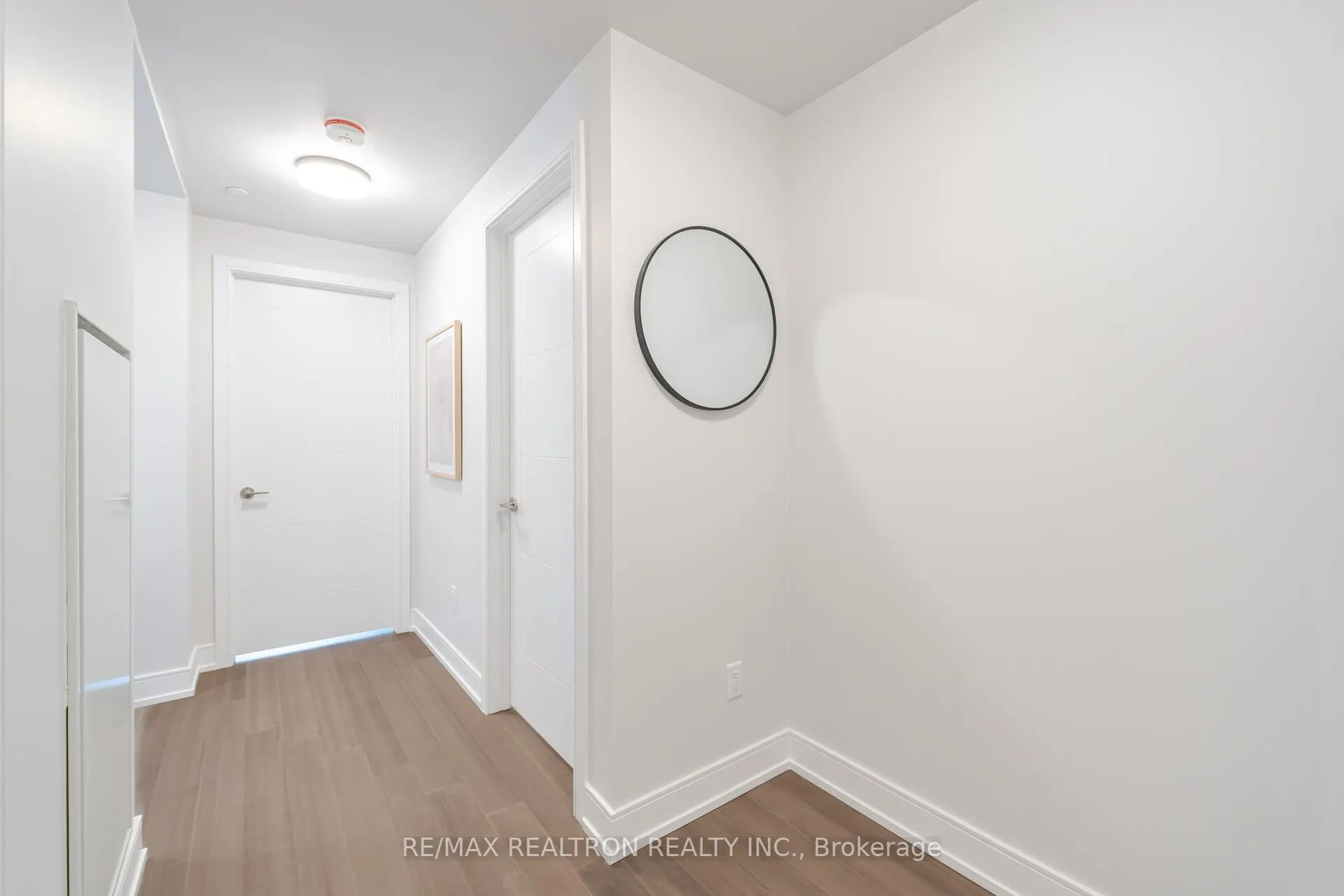 664 Spadina Avenue, #403