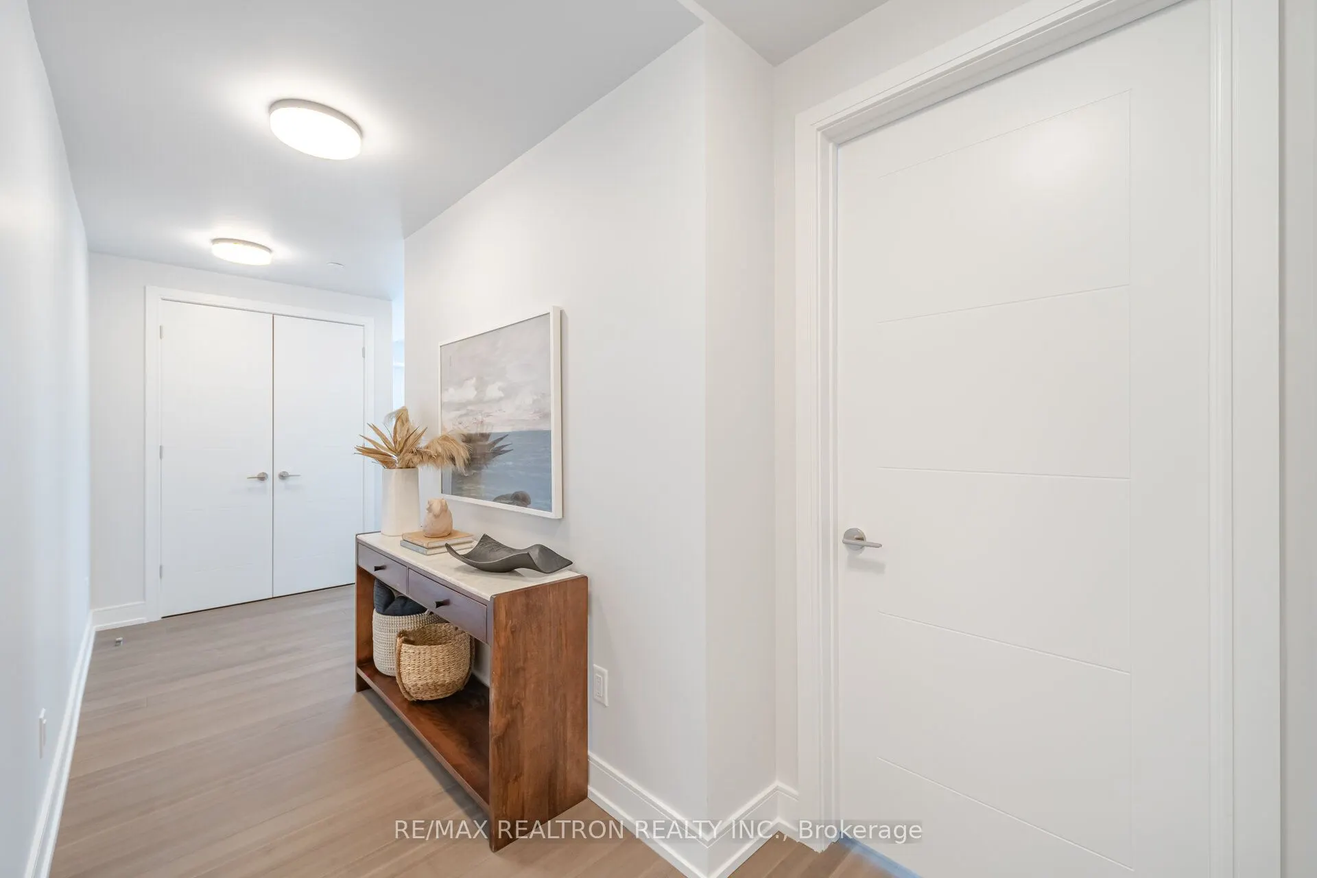 664 Spadina Avenue, #403
