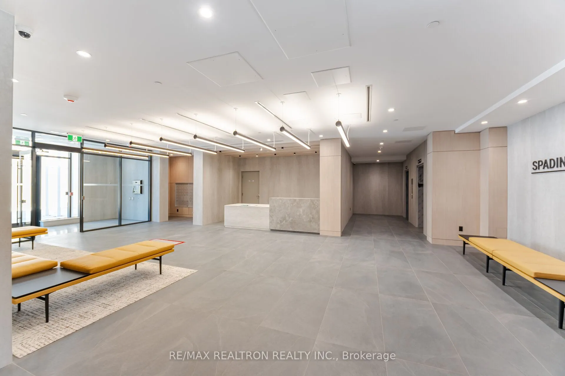664 Spadina Avenue, #403