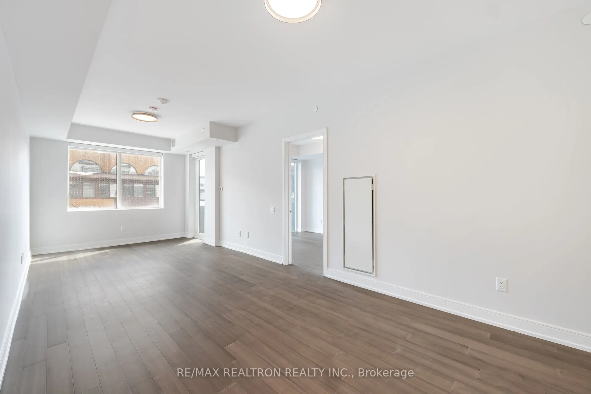 664 Spadina Avenue, #303