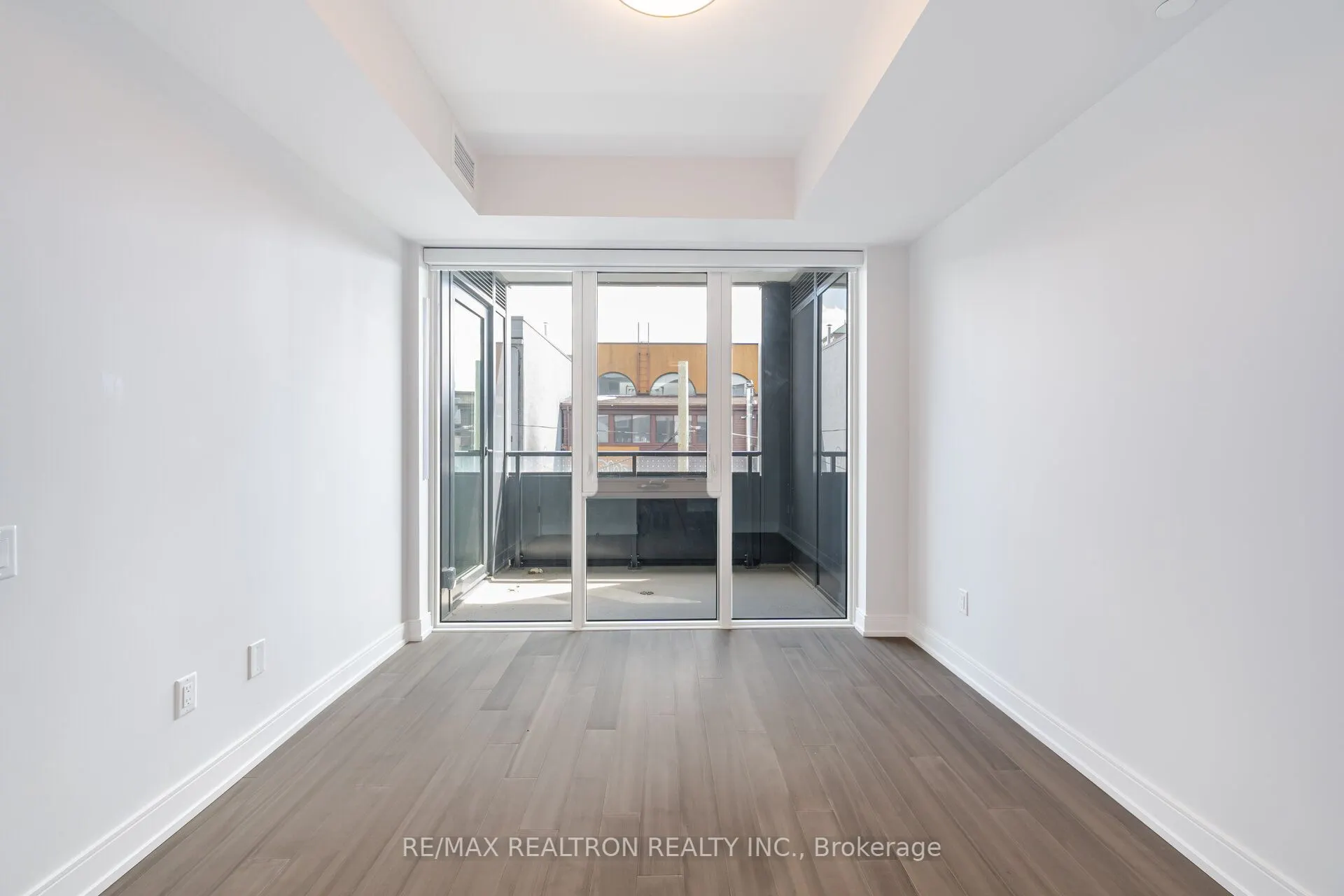 664 Spadina Avenue, #303