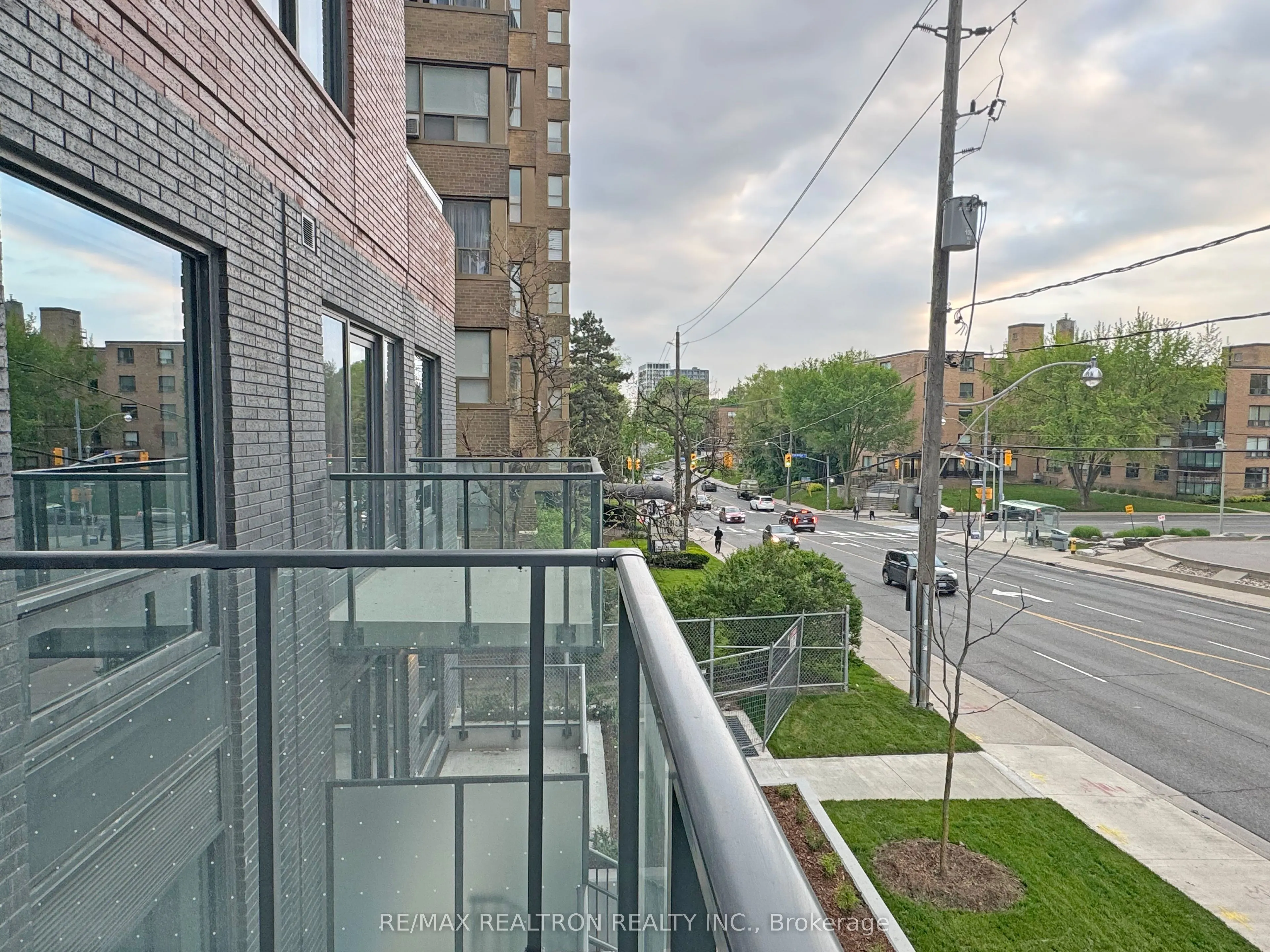 2525 Bathurst Street, #202