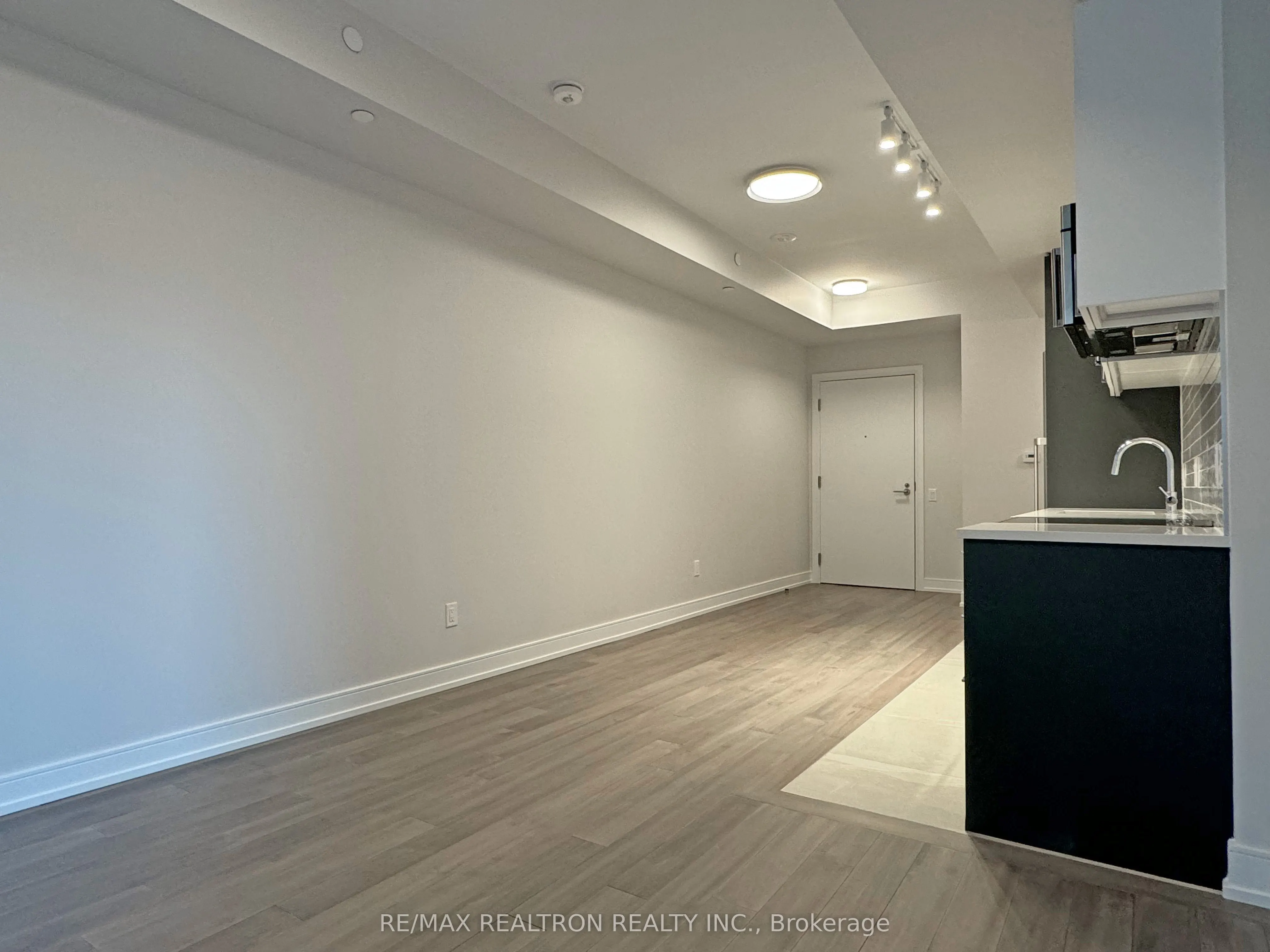 2525 Bathurst Street, #202