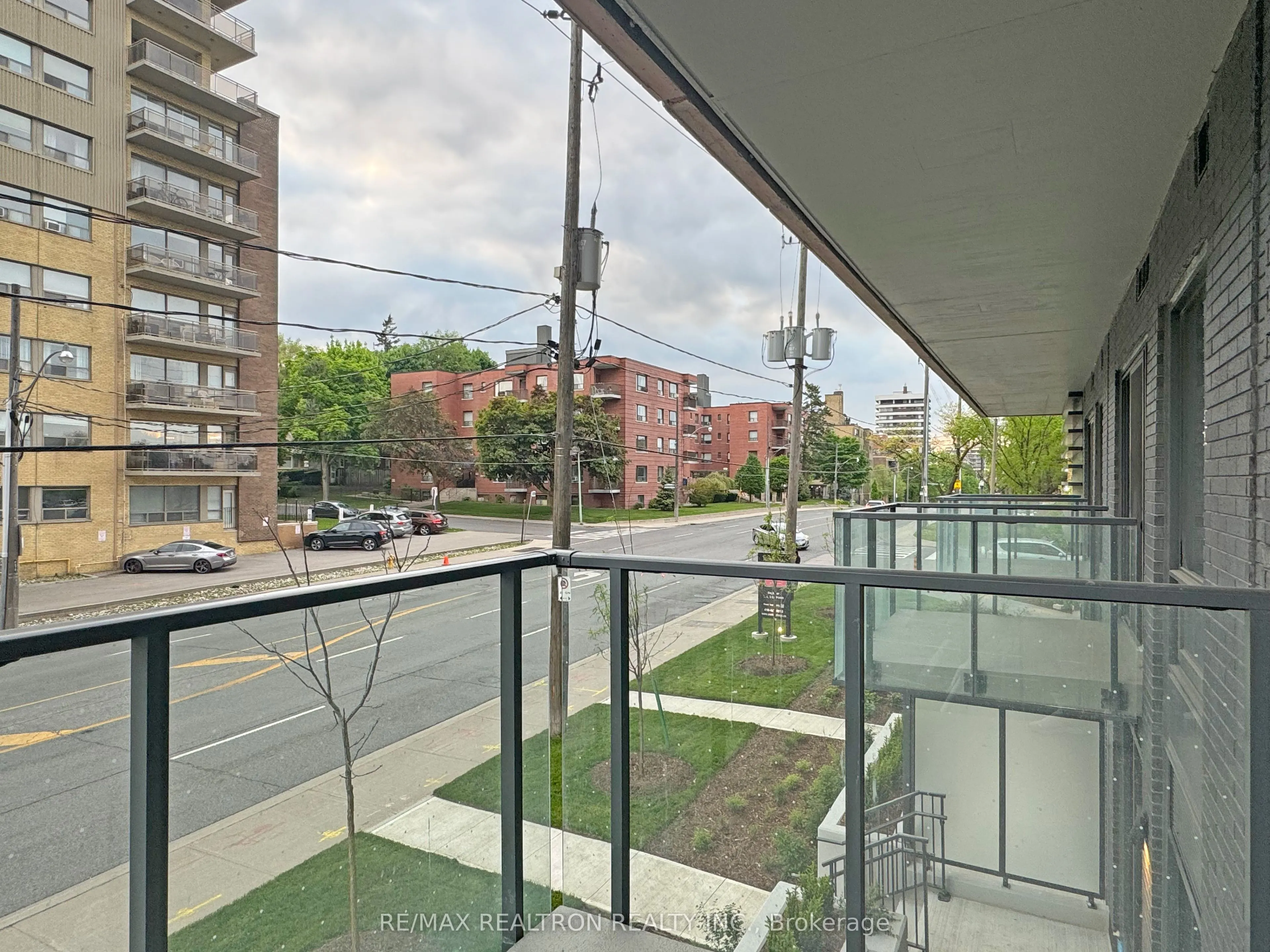 2525 Bathurst Street, #202