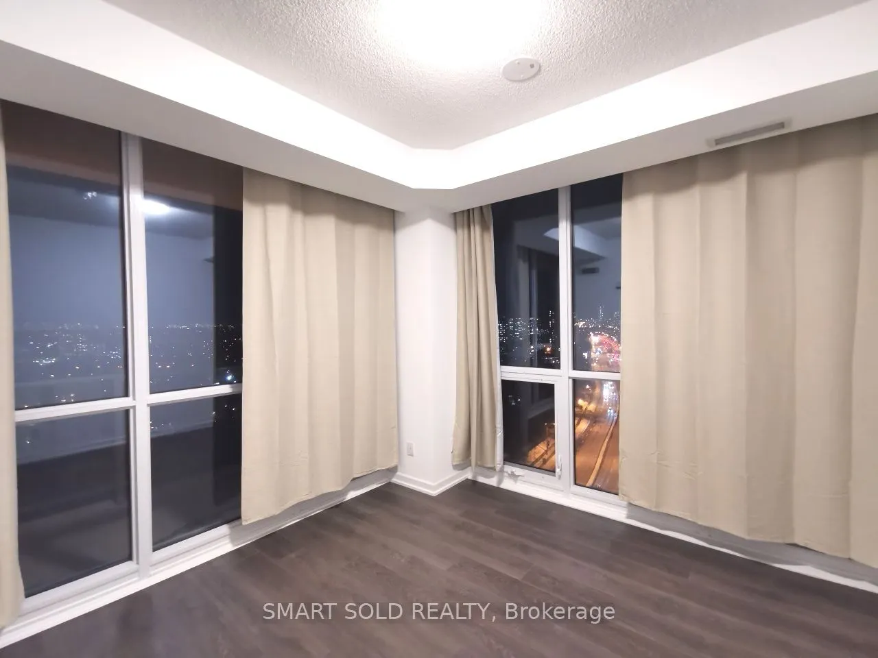 36 Forest Manor Road, #1208