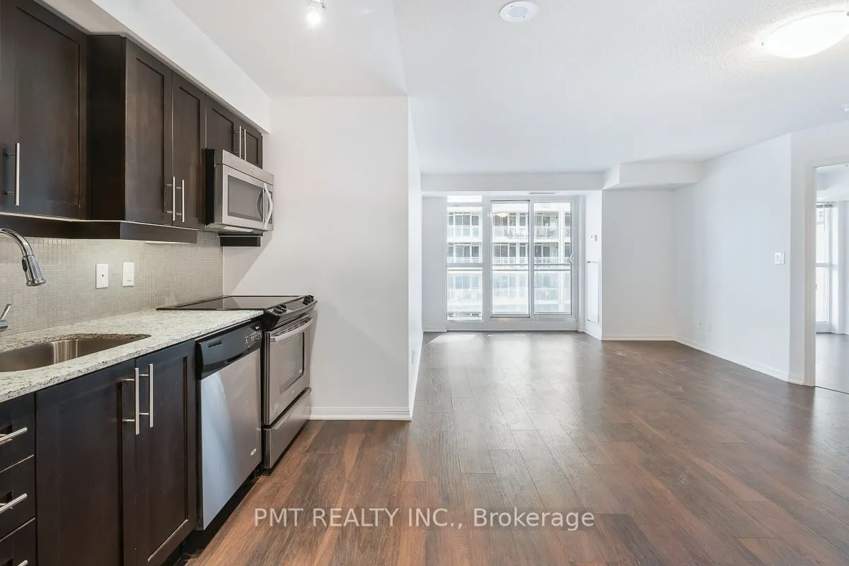 35 Bastion Street, #1220