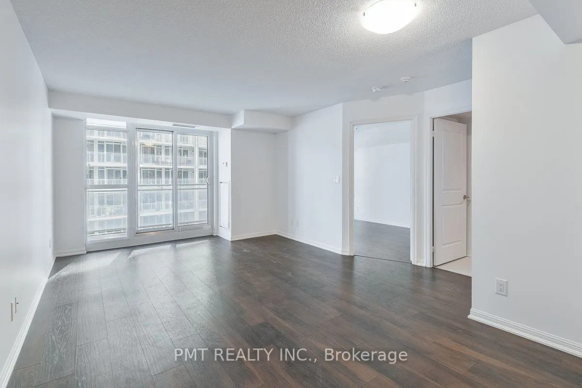 35 Bastion Street, #1220