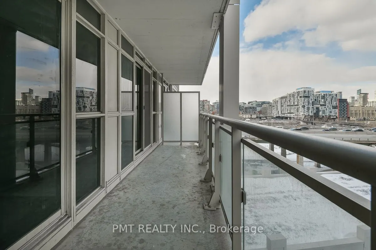 35 Bastion Street, #1220