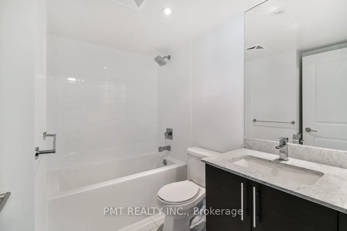 35 Bastion Street, #1220
