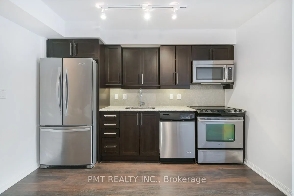 35 Bastion Street, #1220