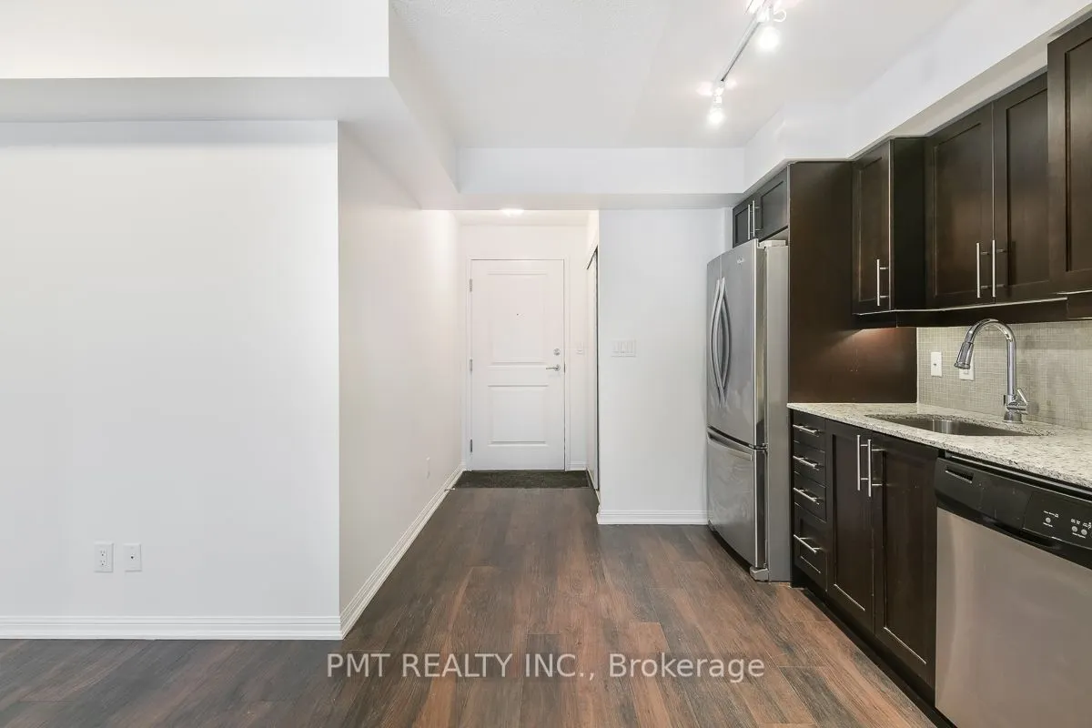 35 Bastion Street, #1220