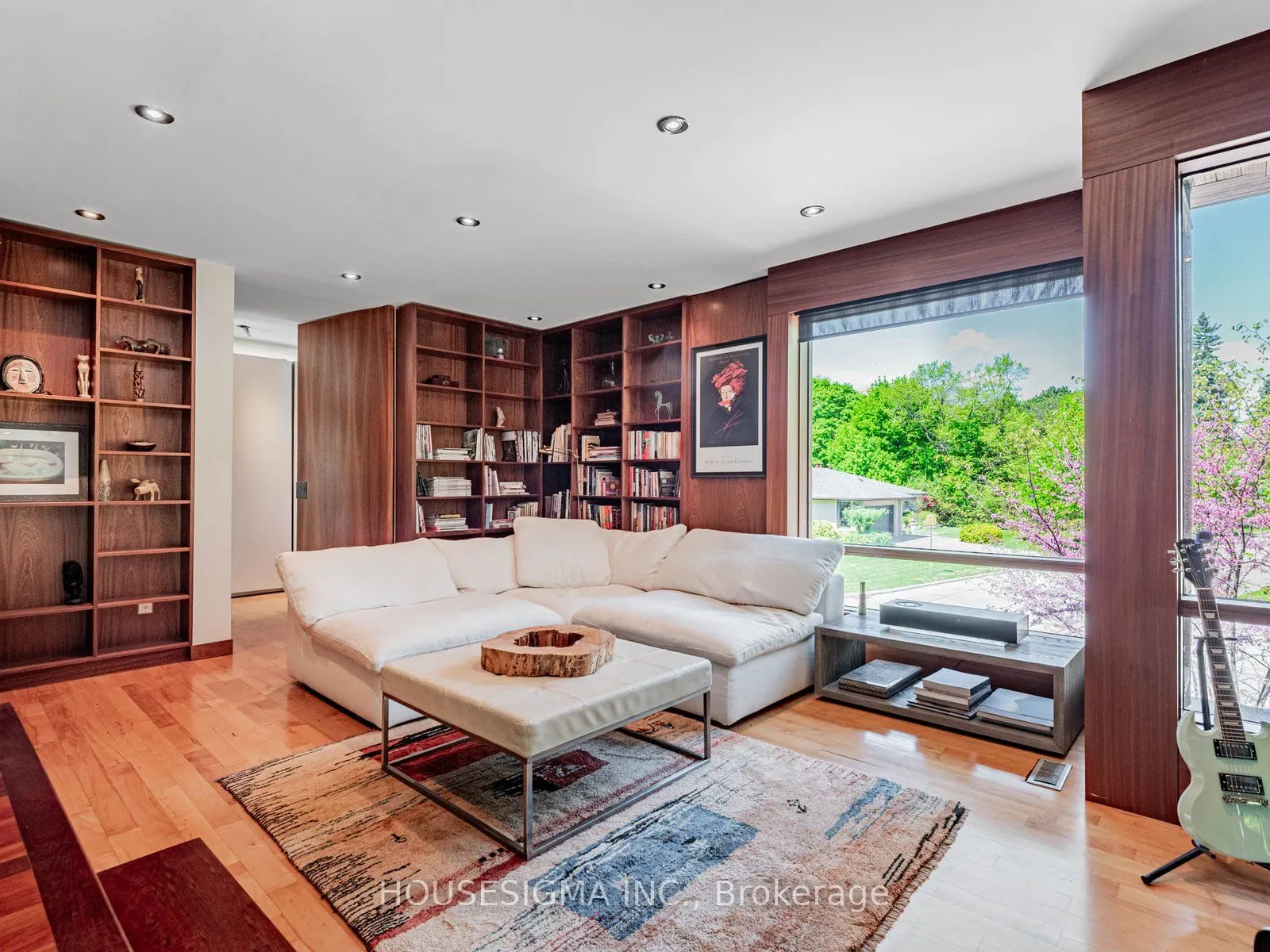 94 Laurentide Drive