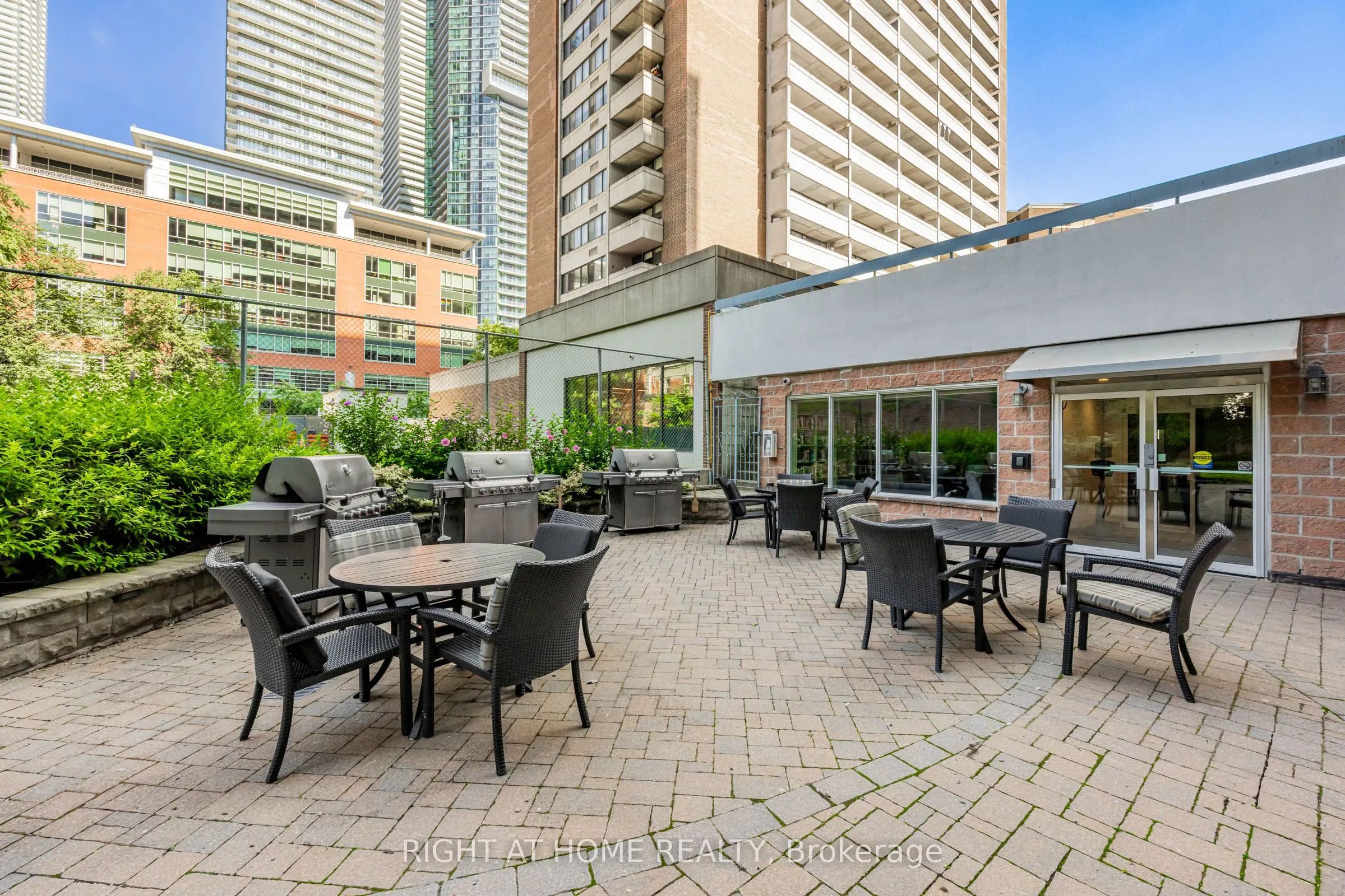 30 Gloucester Street, #2109