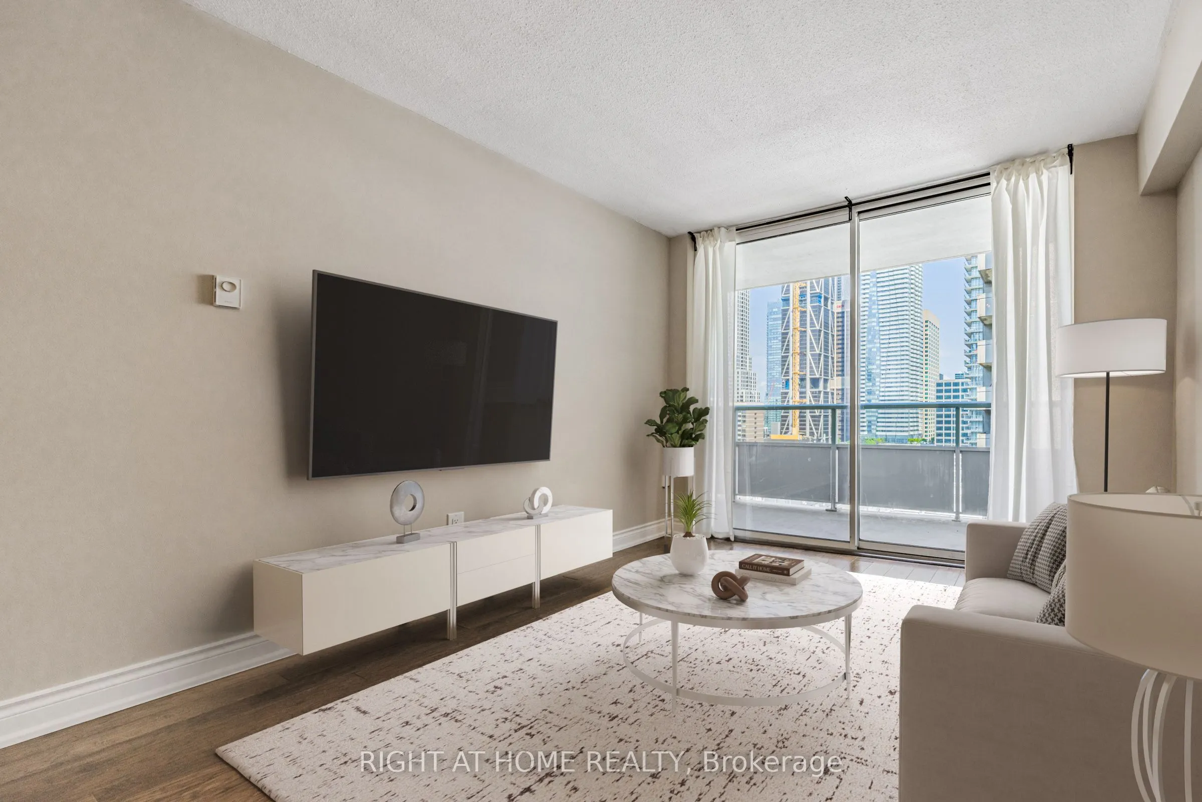 30 Gloucester Street, #2109