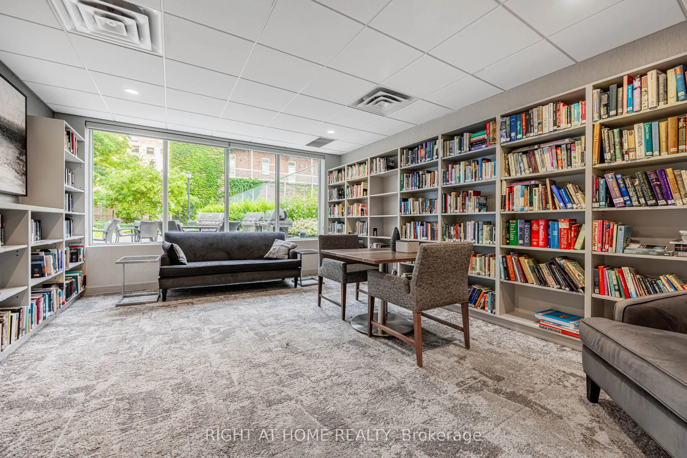 30 Gloucester Street, #2109