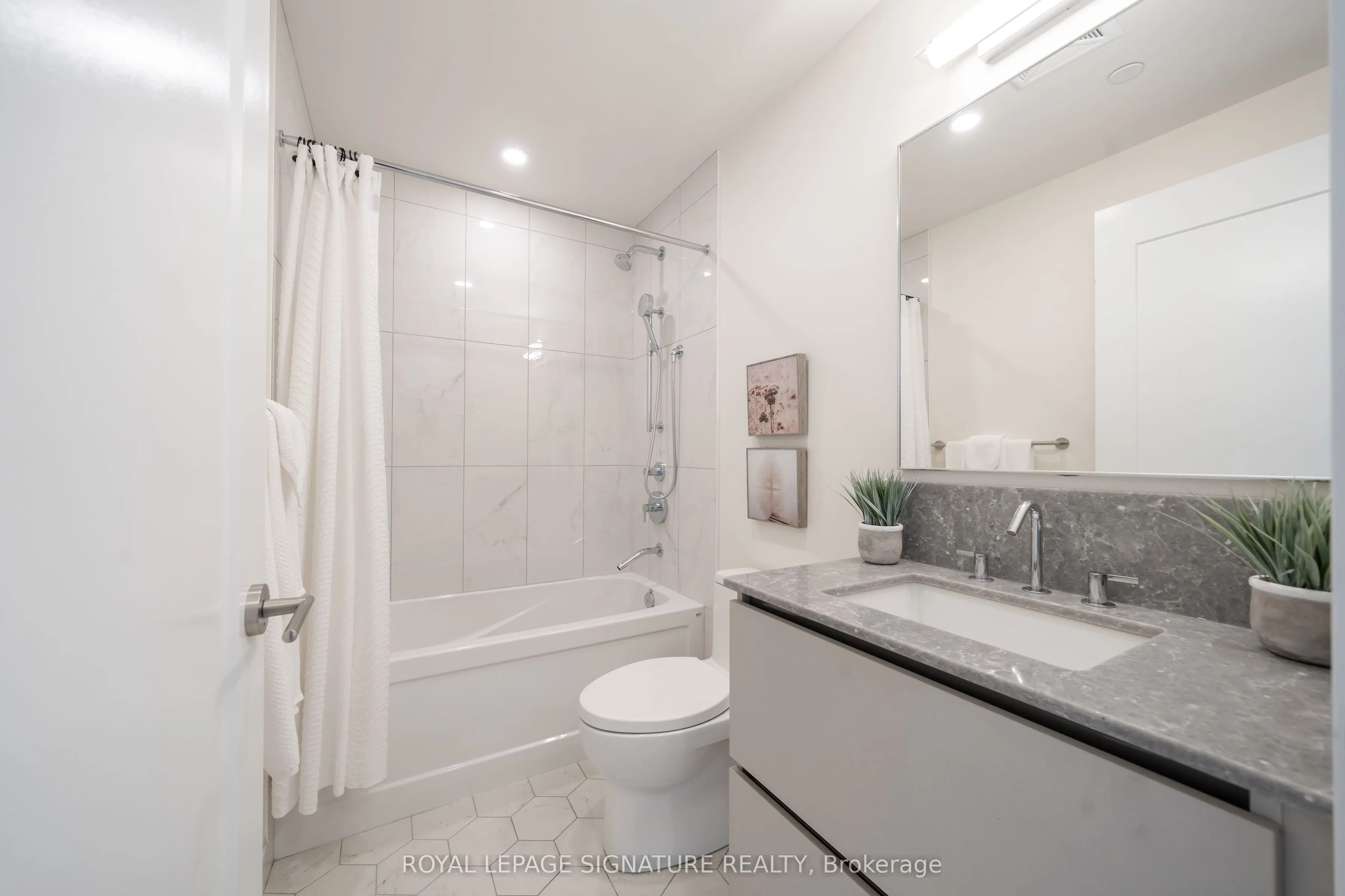 28 Freeland Street, #5402