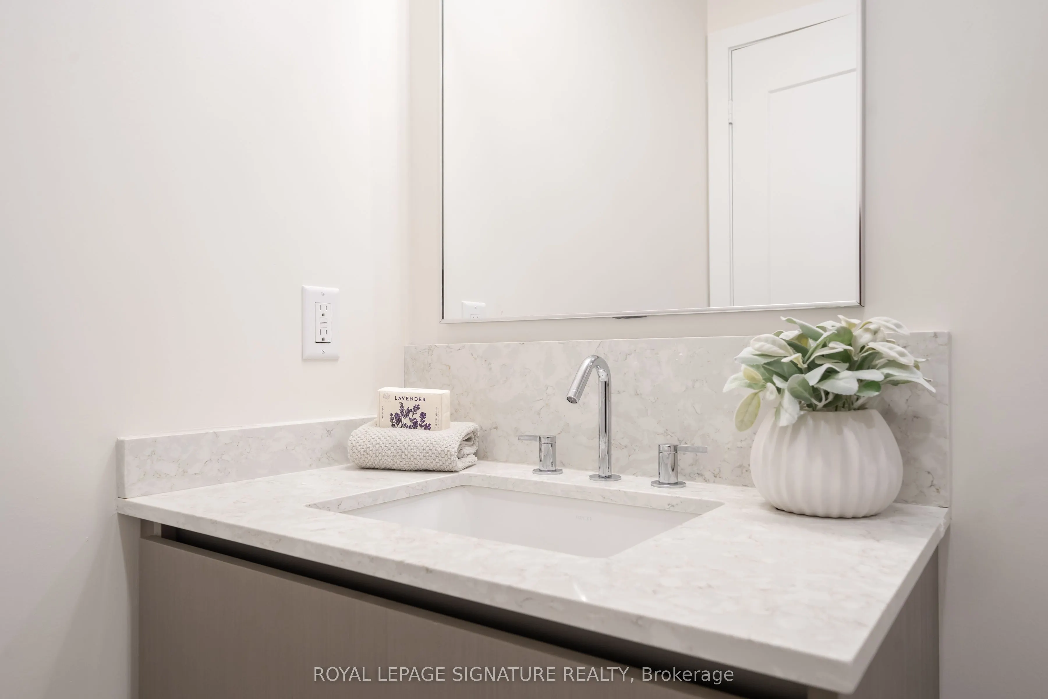 28 Freeland Street, #5402