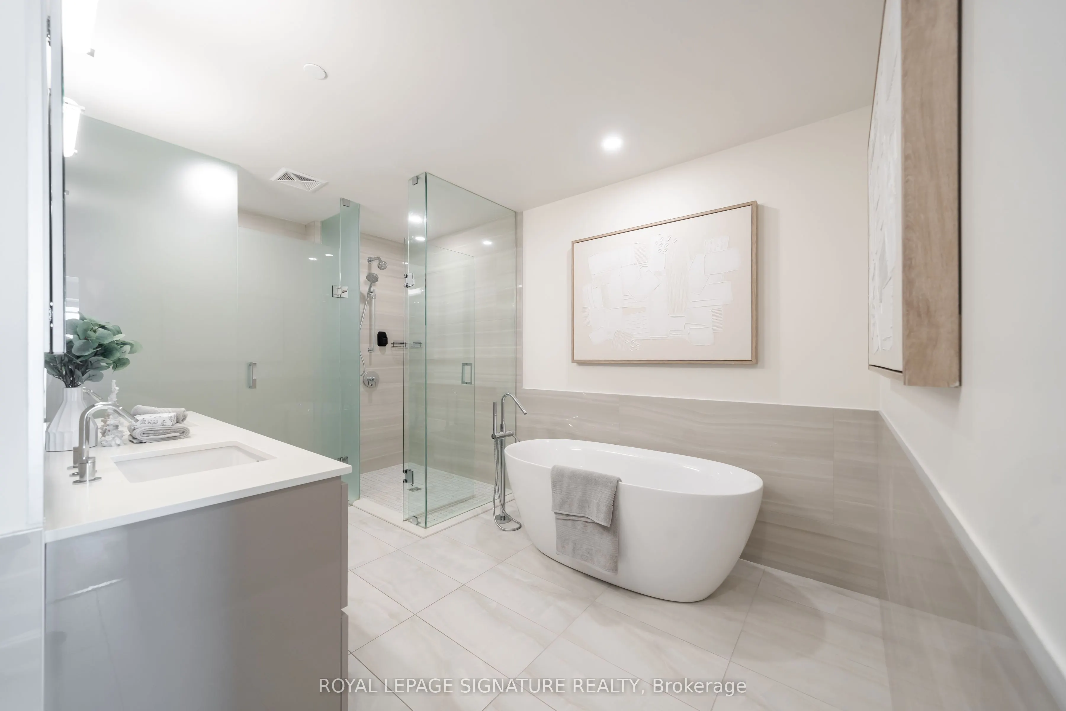 28 Freeland Street, #5402