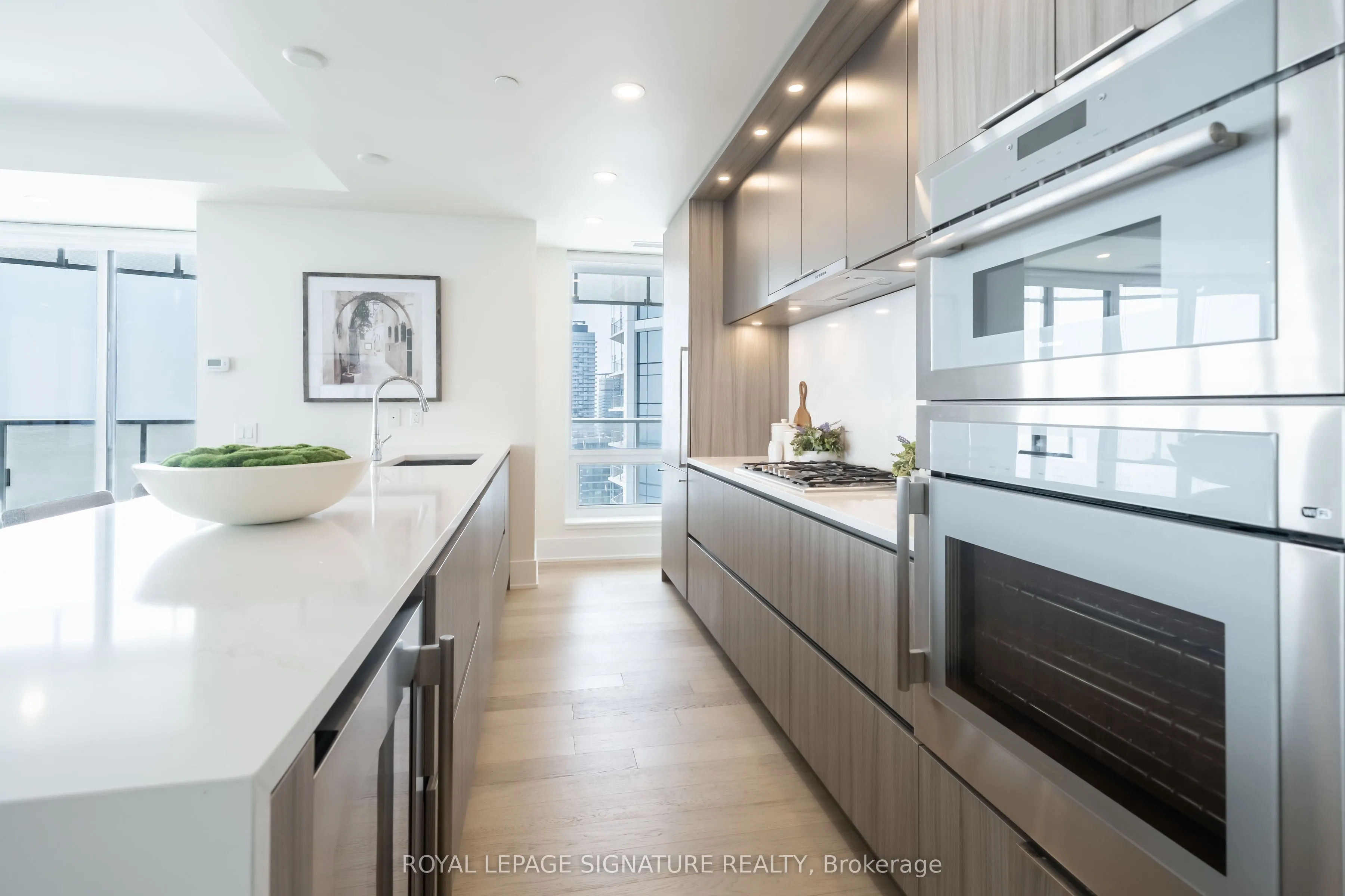 28 Freeland Street, #5402