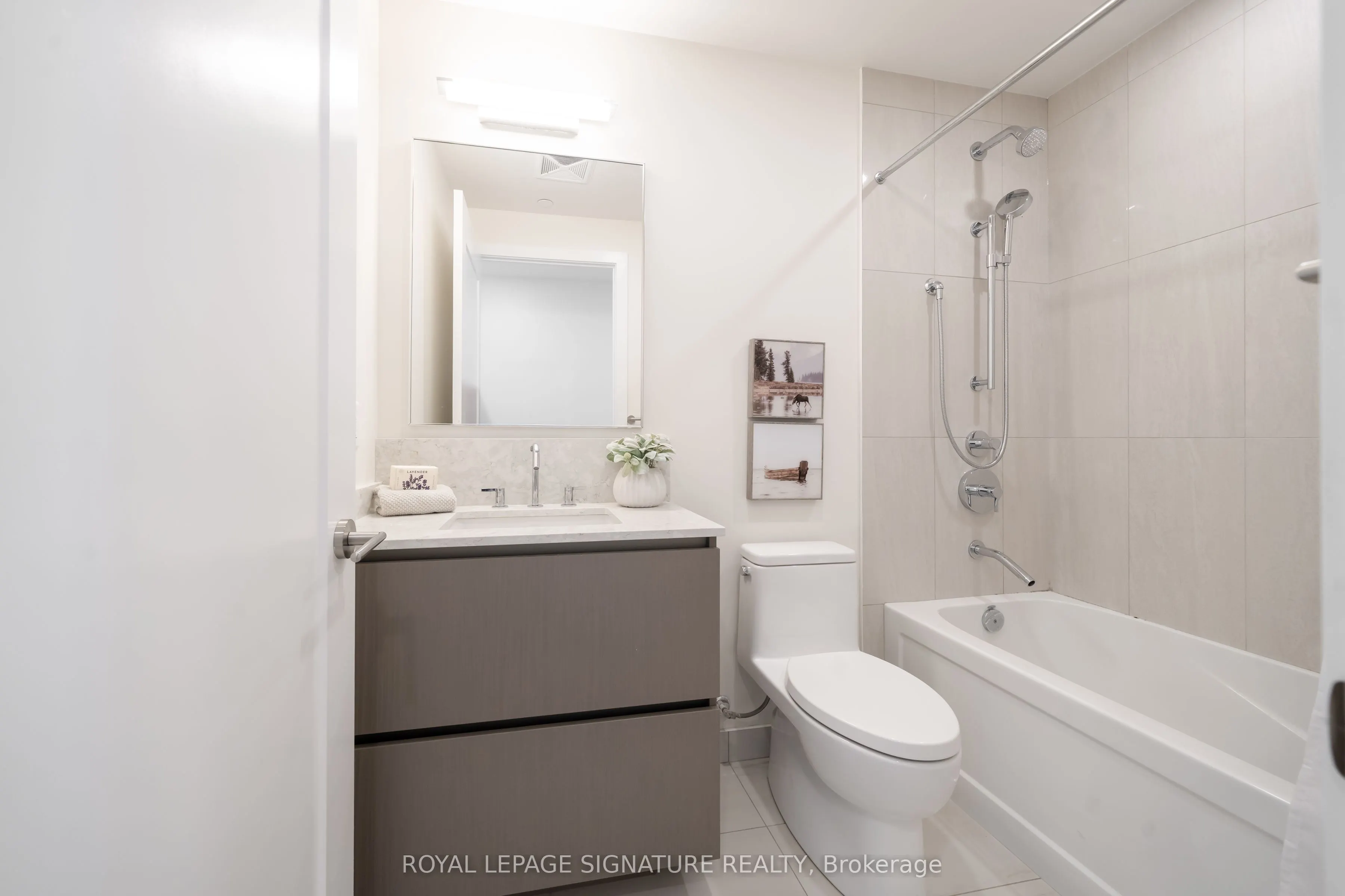 28 Freeland Street, #5402