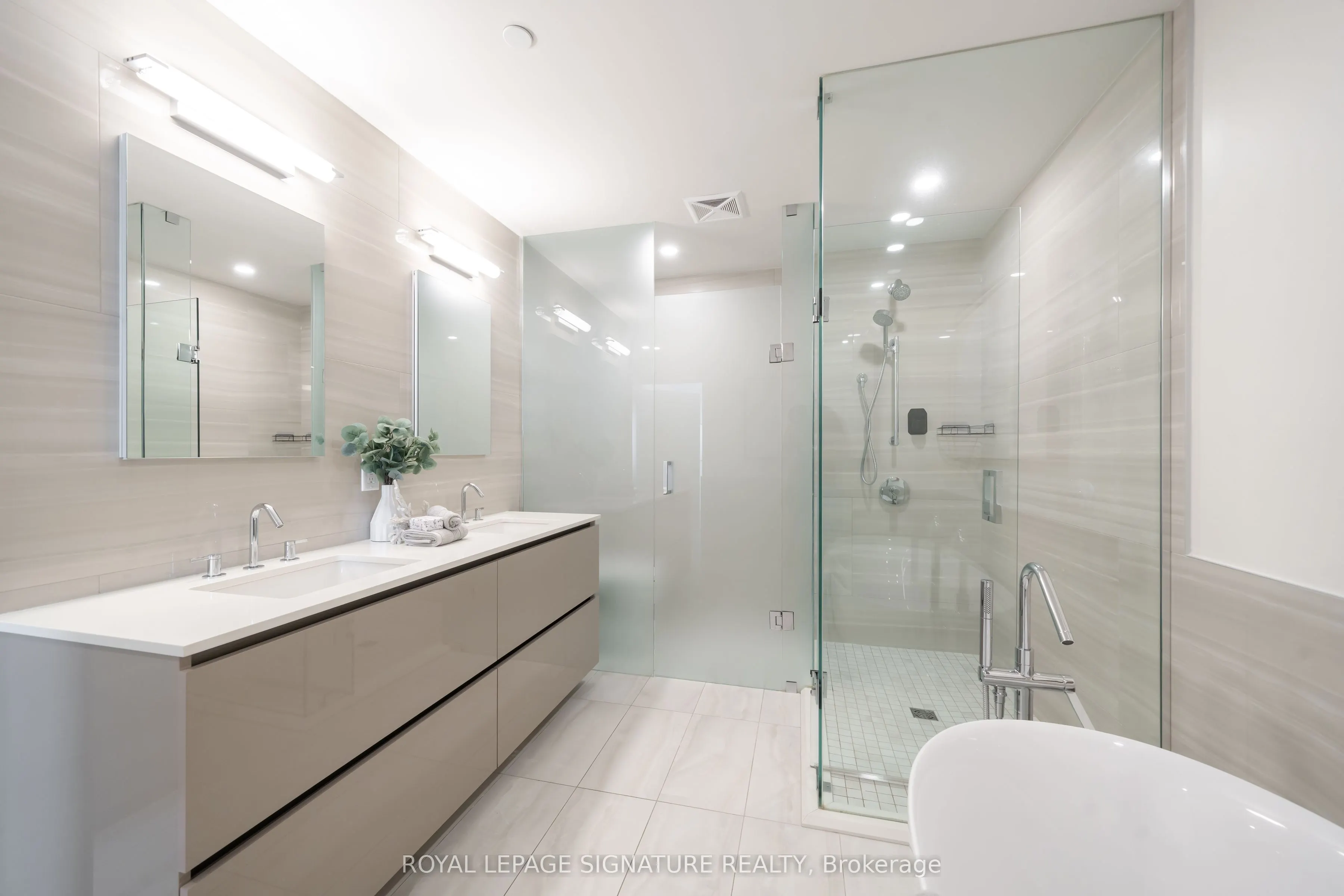 28 Freeland Street, #5402