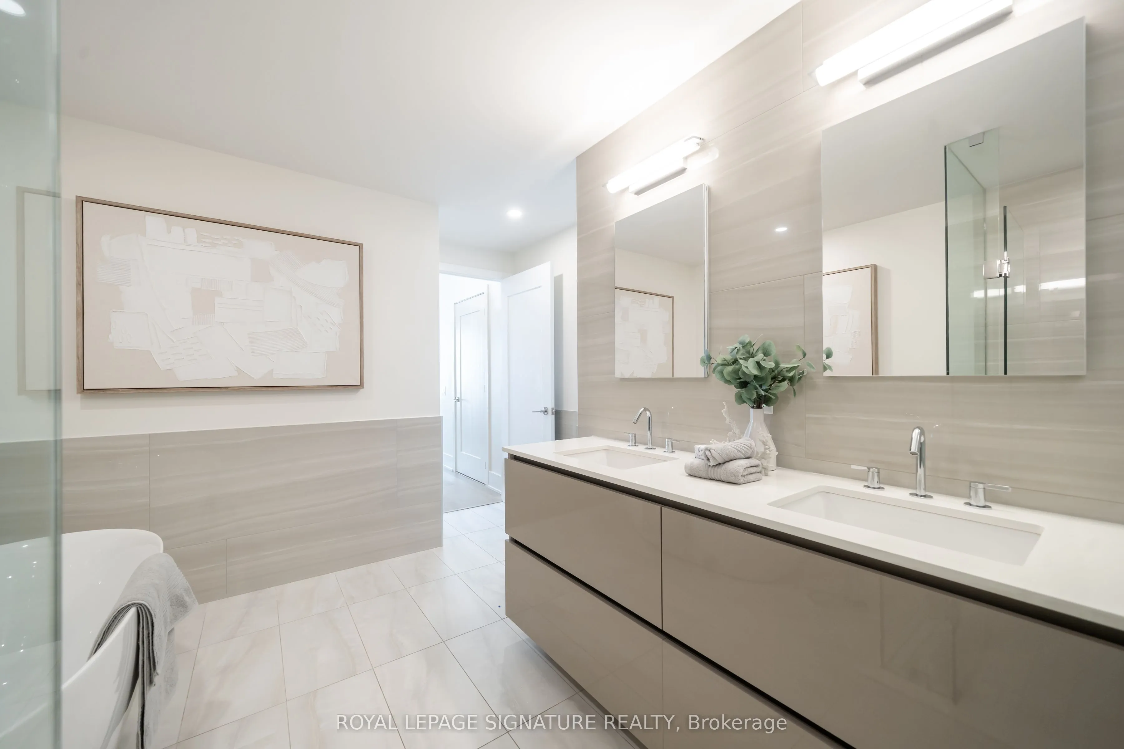 28 Freeland Street, #5402