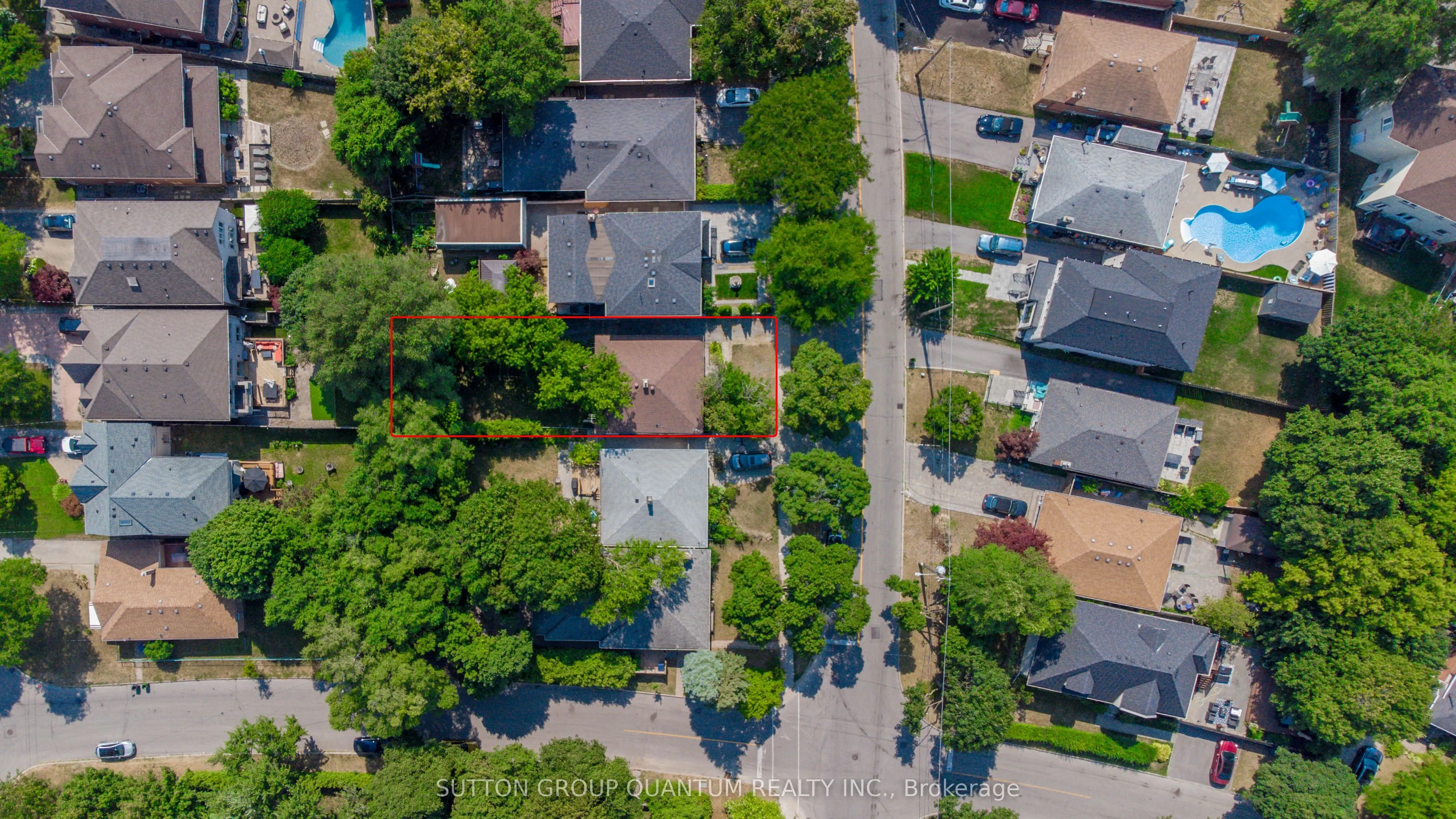 11 Collinson Boulevard N