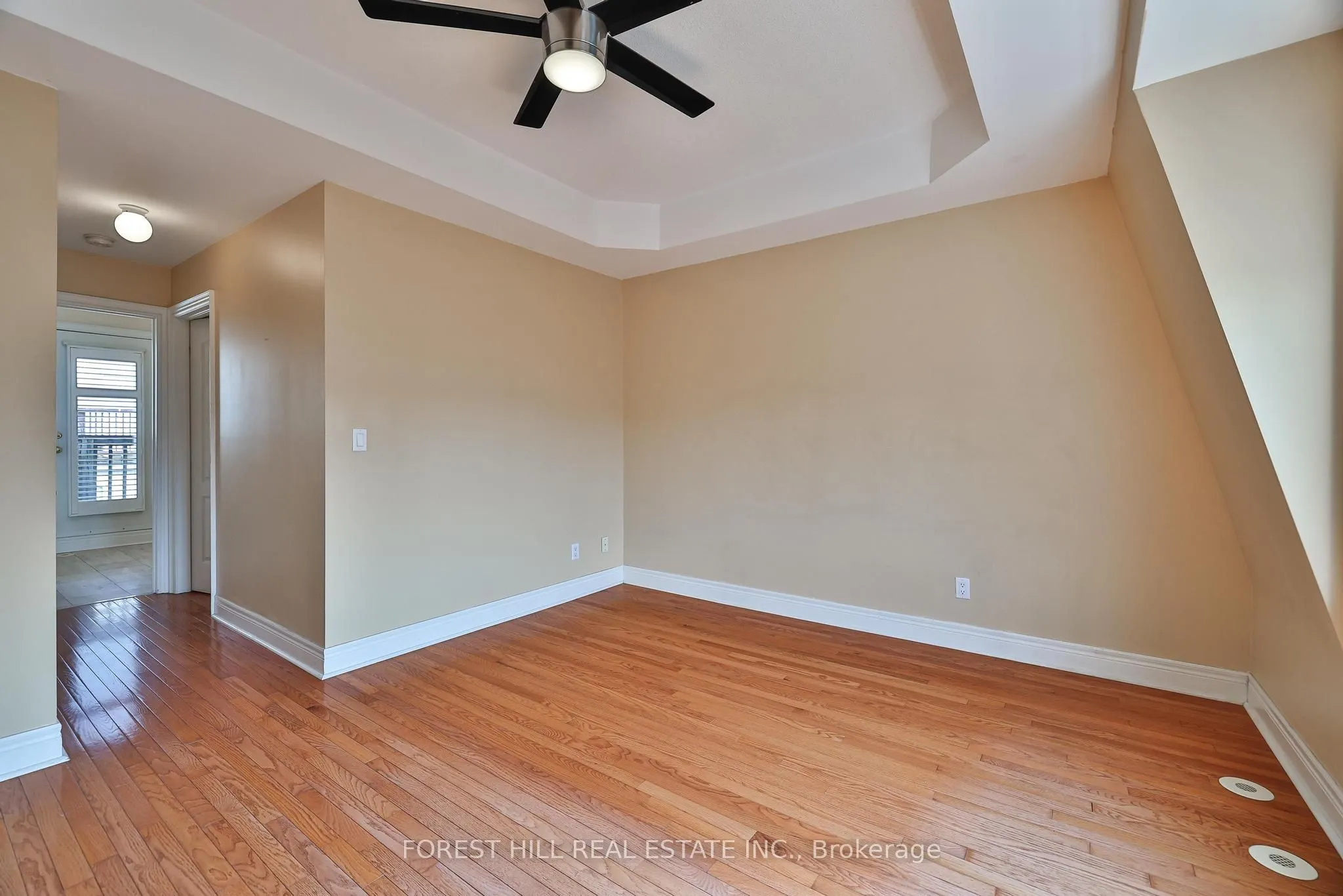 1376 Eglinton Avenue W