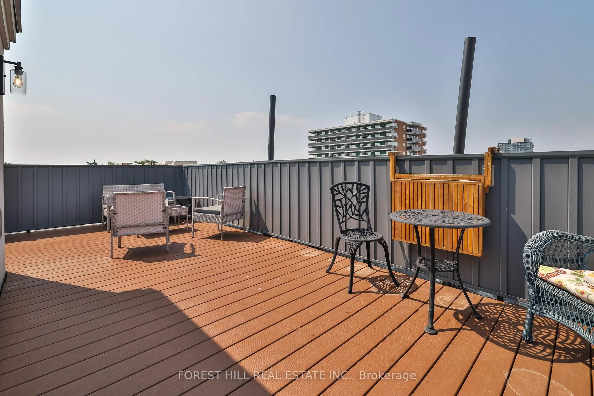 1376 Eglinton Avenue W