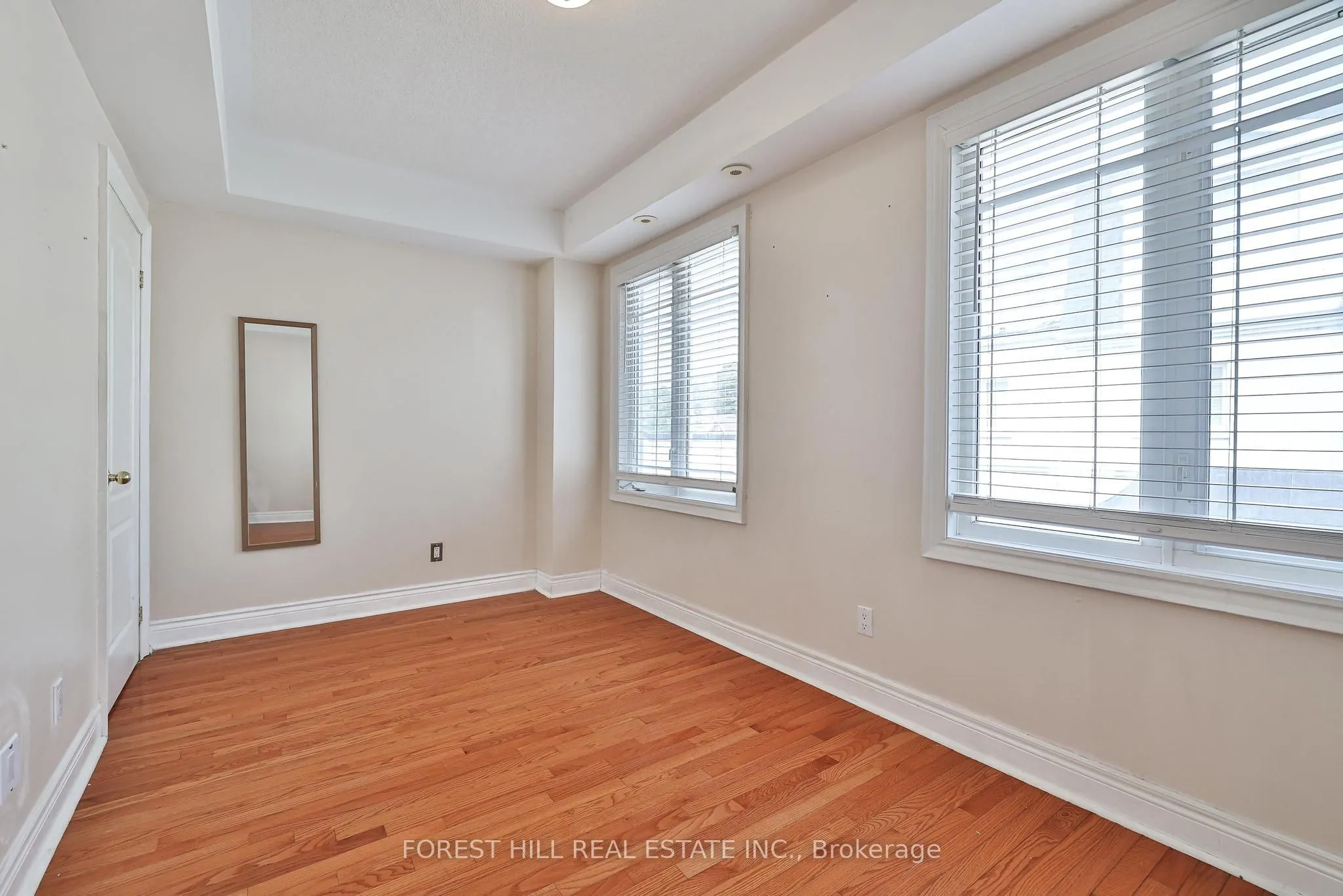 1376 Eglinton Avenue W