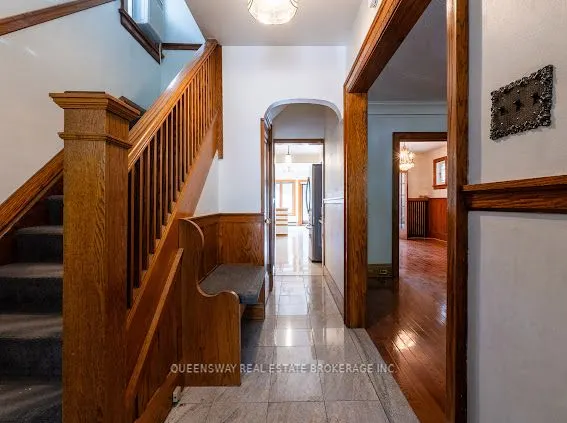 27 Deloraine Avenue