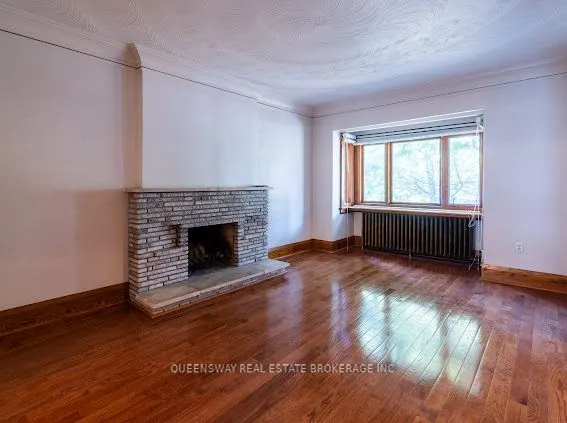 27 Deloraine Avenue