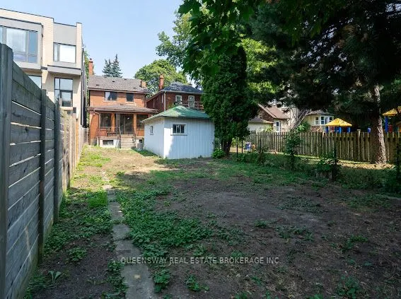 27 Deloraine Avenue