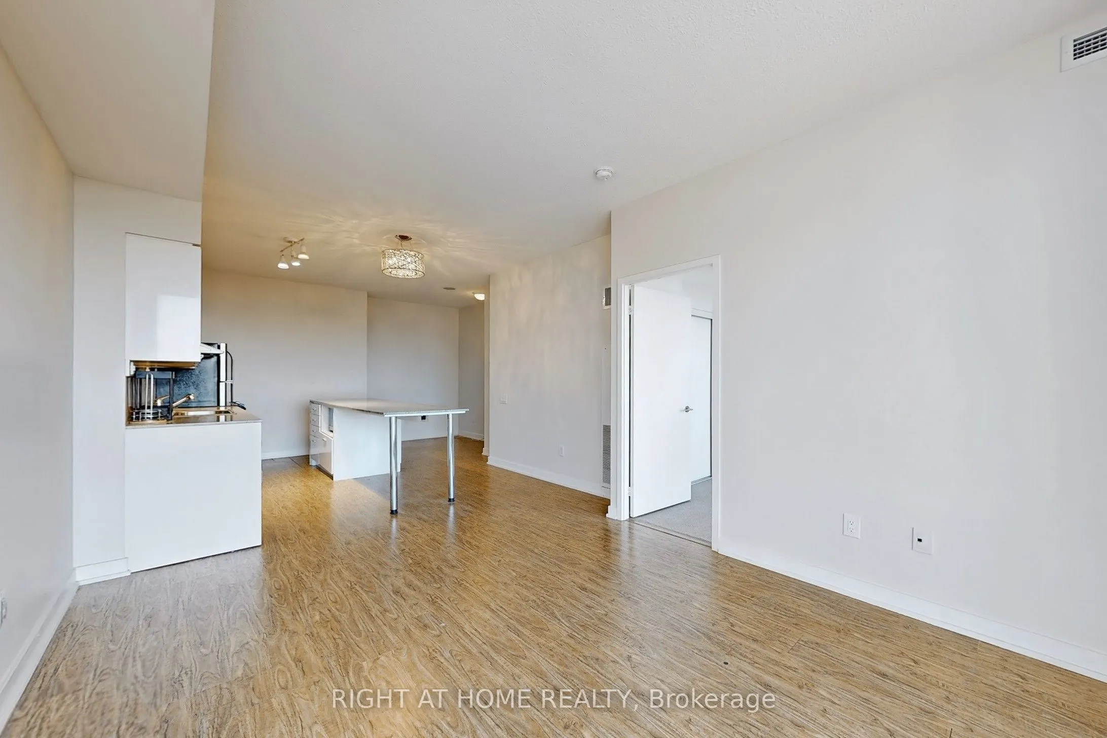 29 Singer Court, #2607