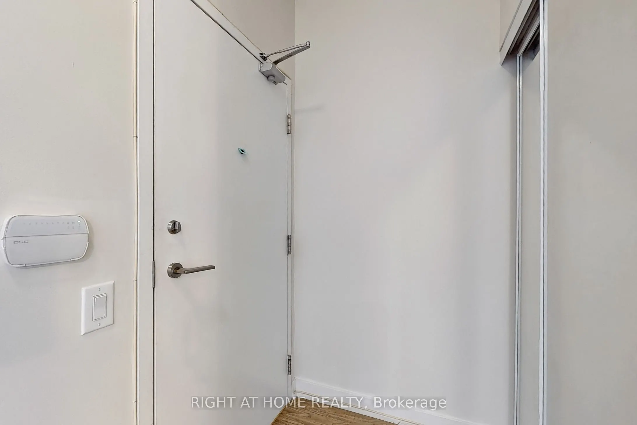 29 Singer Court, #2607