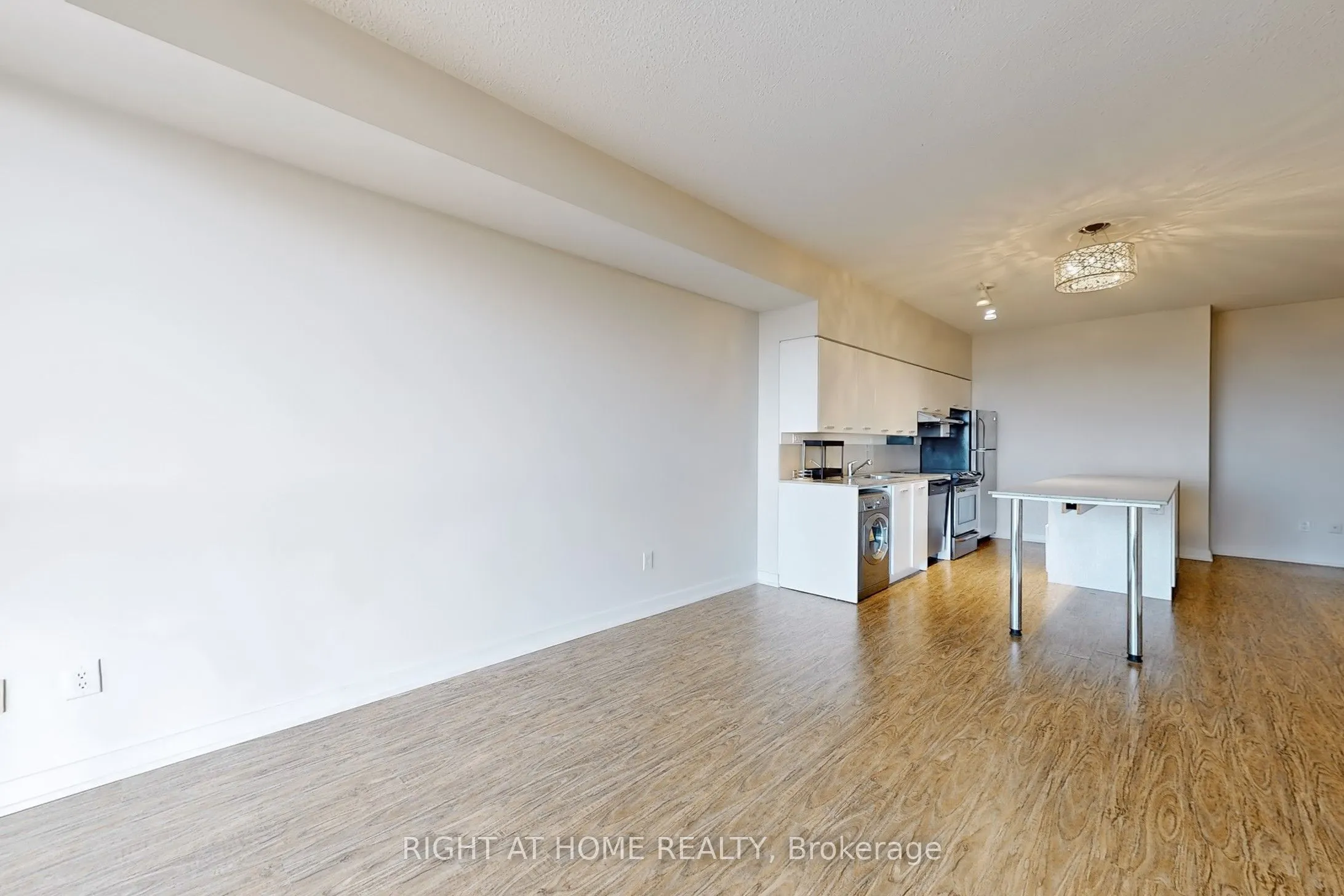 29 Singer Court, #2607