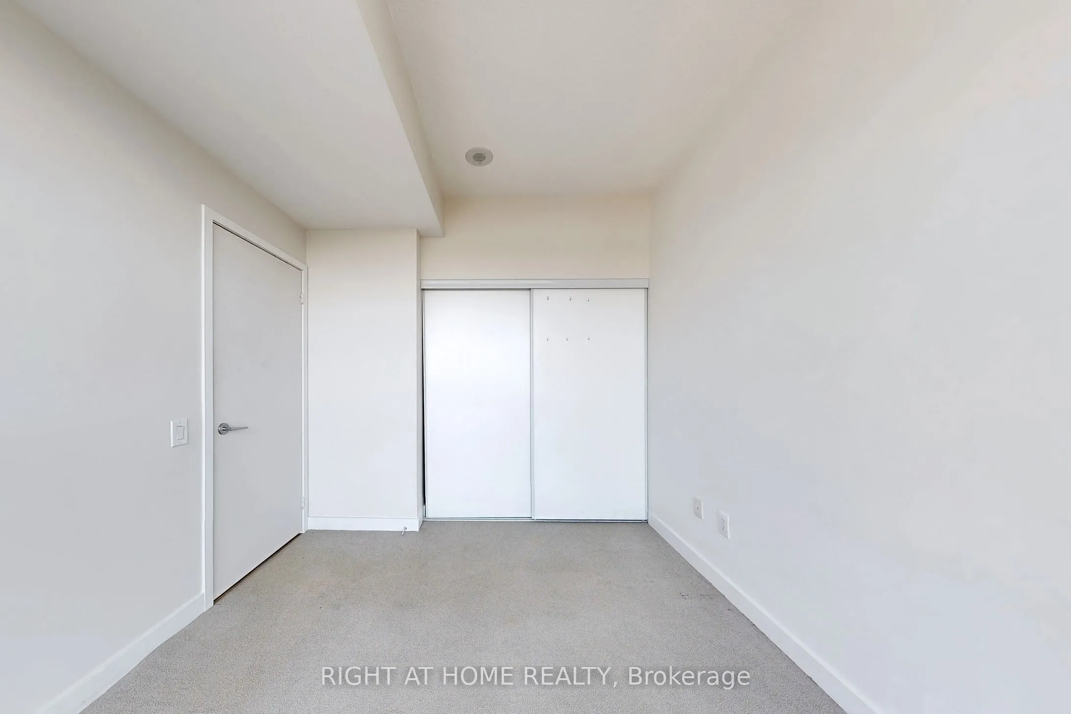 29 Singer Court, #2607