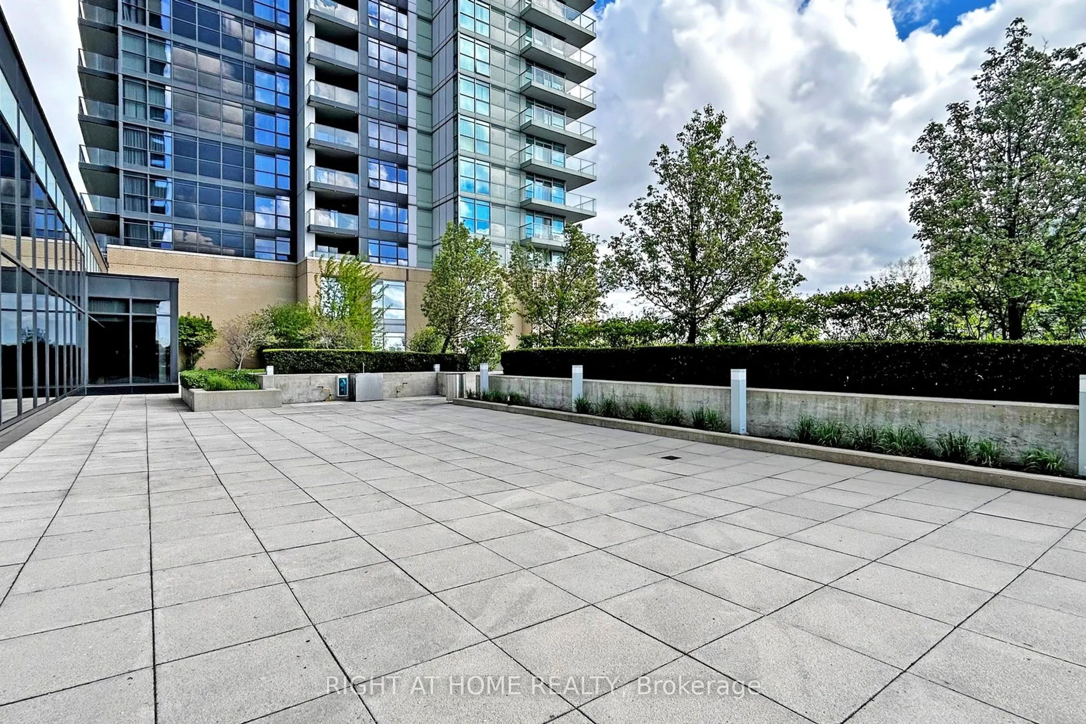 29 Singer Court, #2607