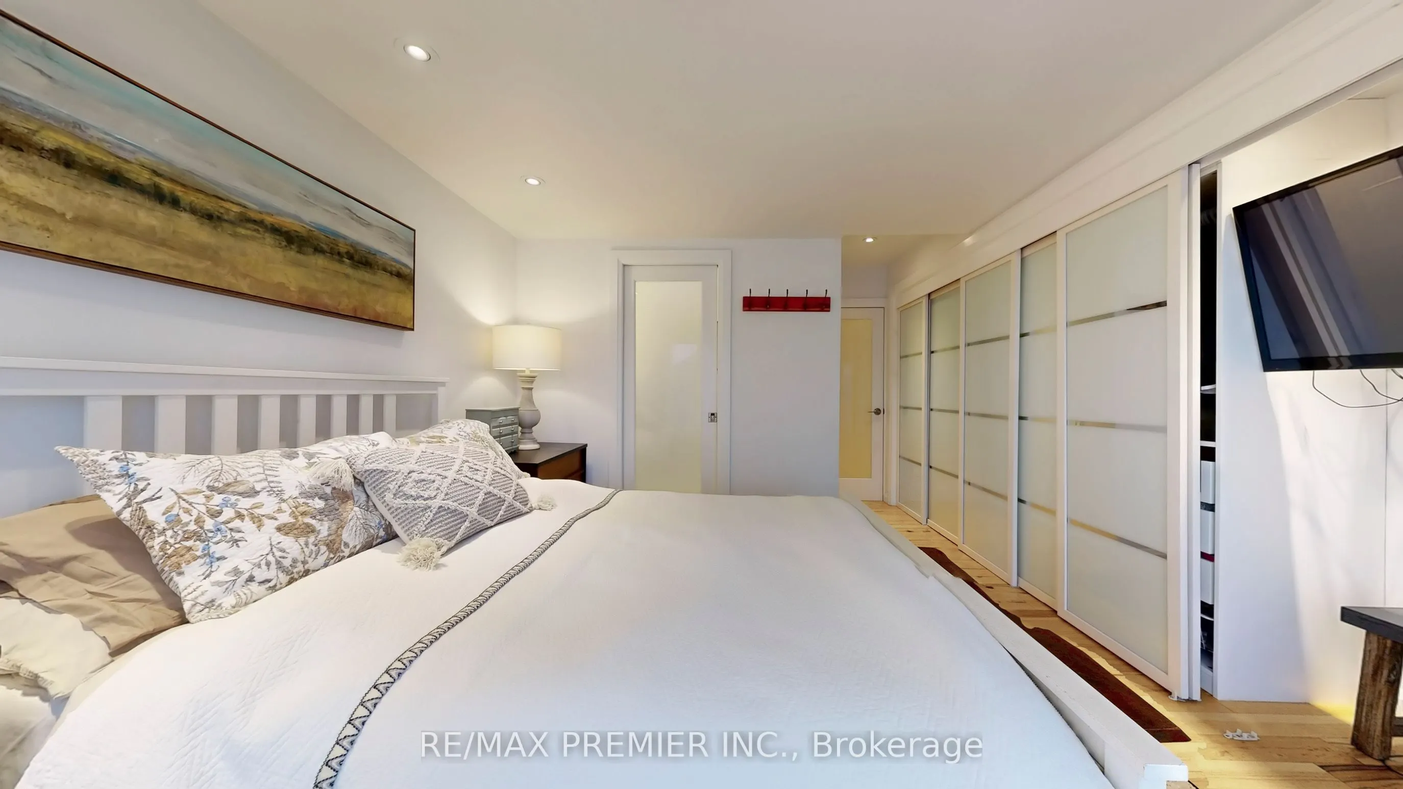 27 Hector Avenue, #Main Level