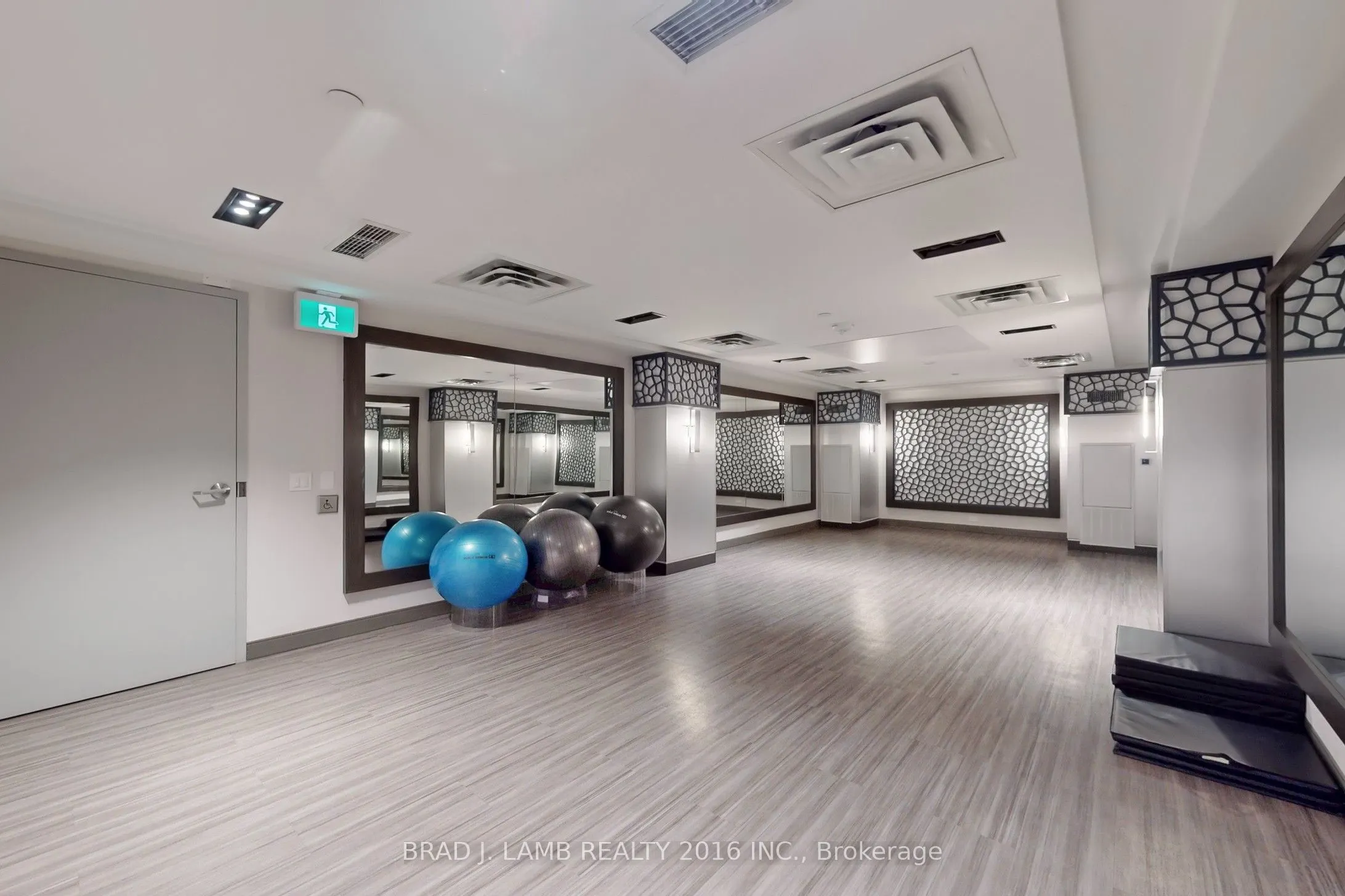 543 Richmond Street W, #545