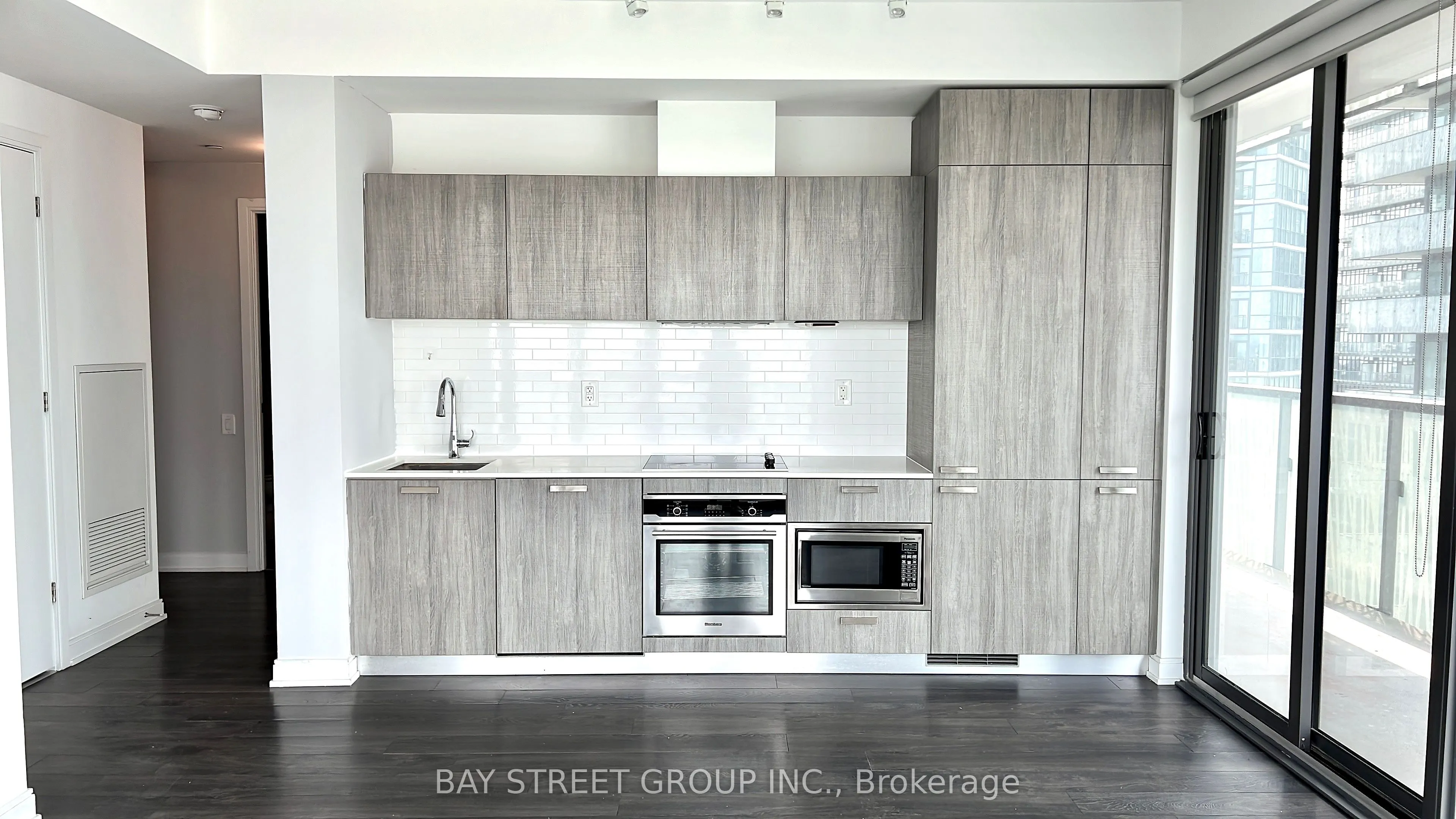 50 Charles Street E, #2910