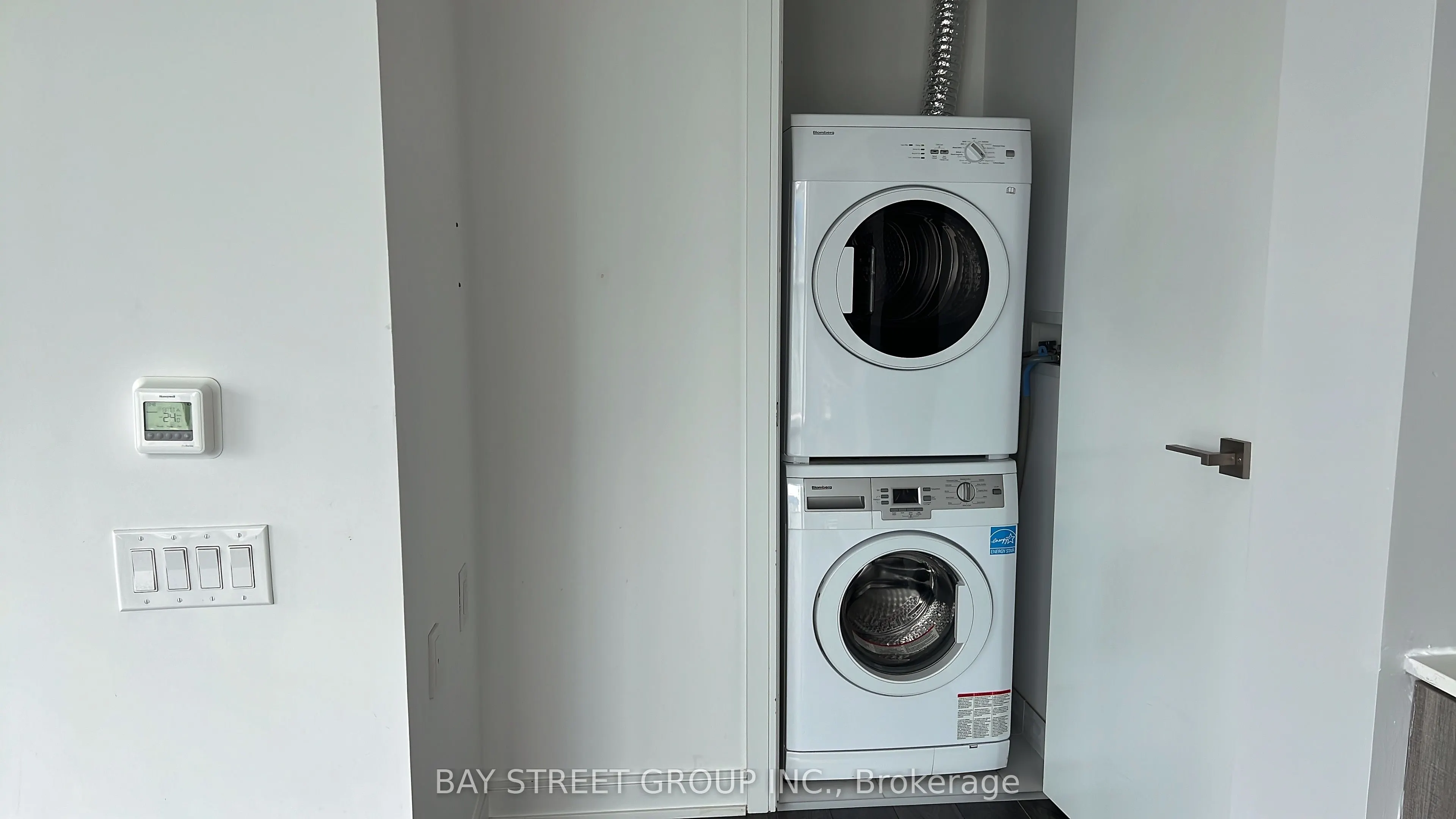 50 Charles Street E, #2910