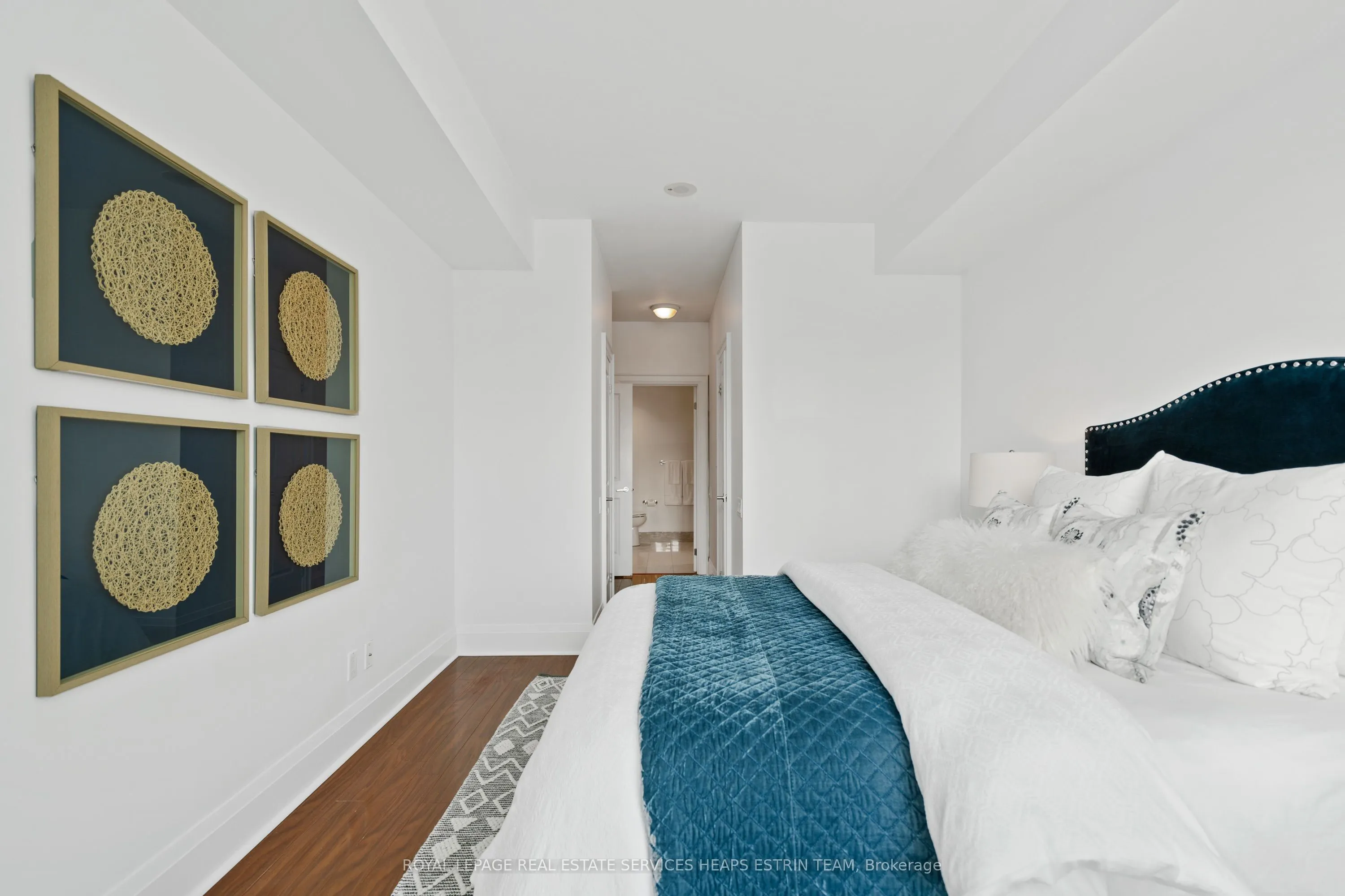 25 Scrivener Square, #709