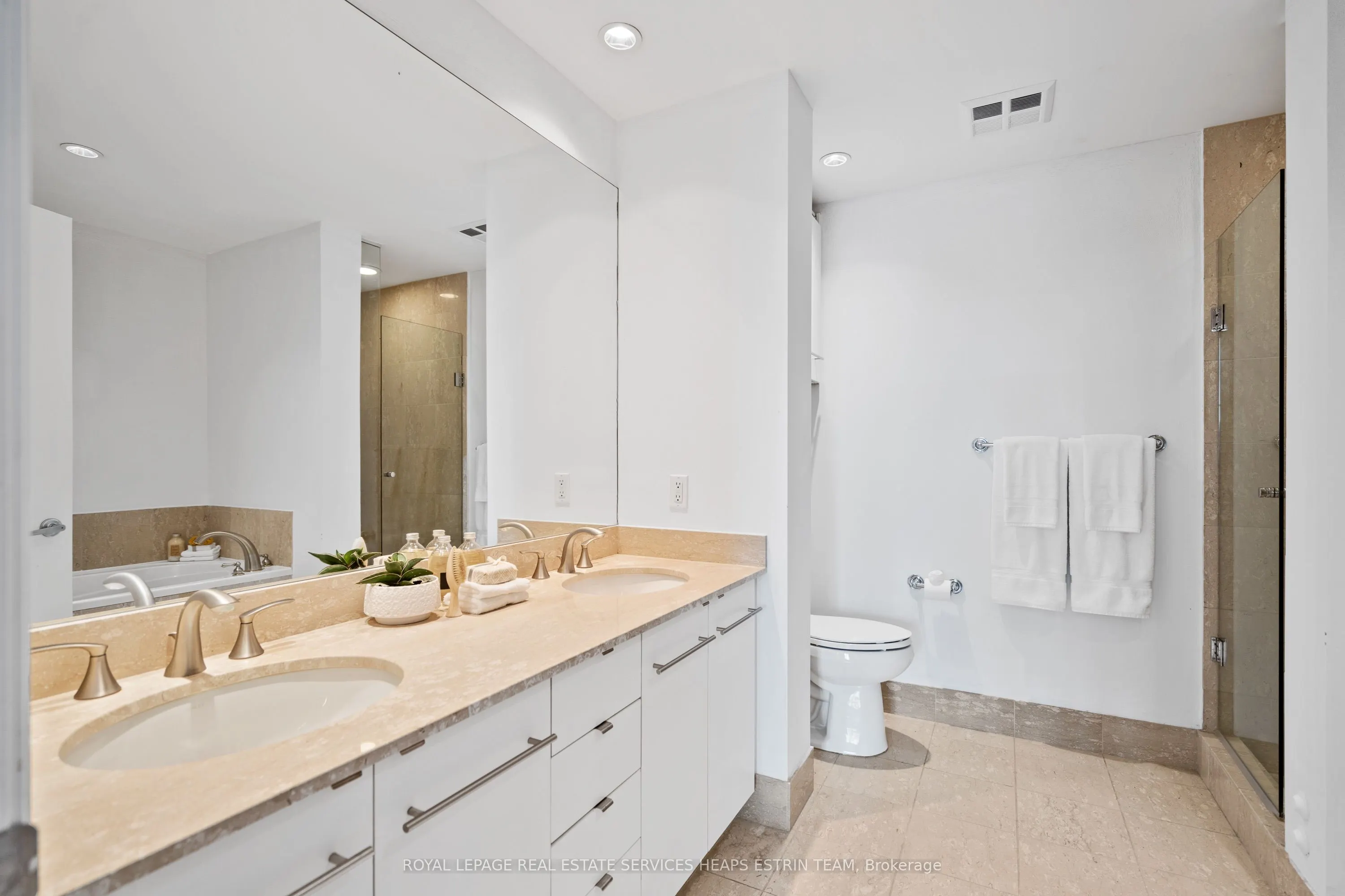 25 Scrivener Square, #709