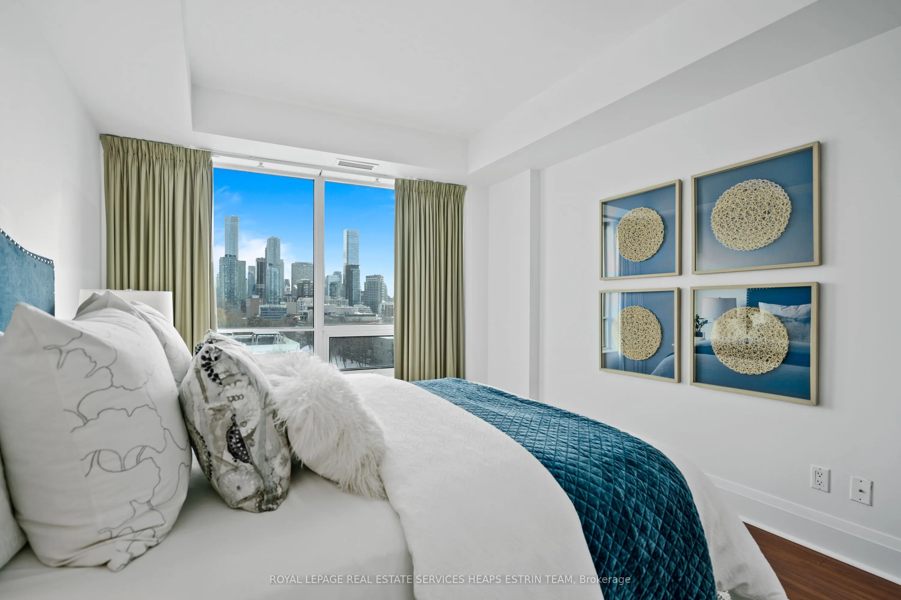 25 Scrivener Square, #709